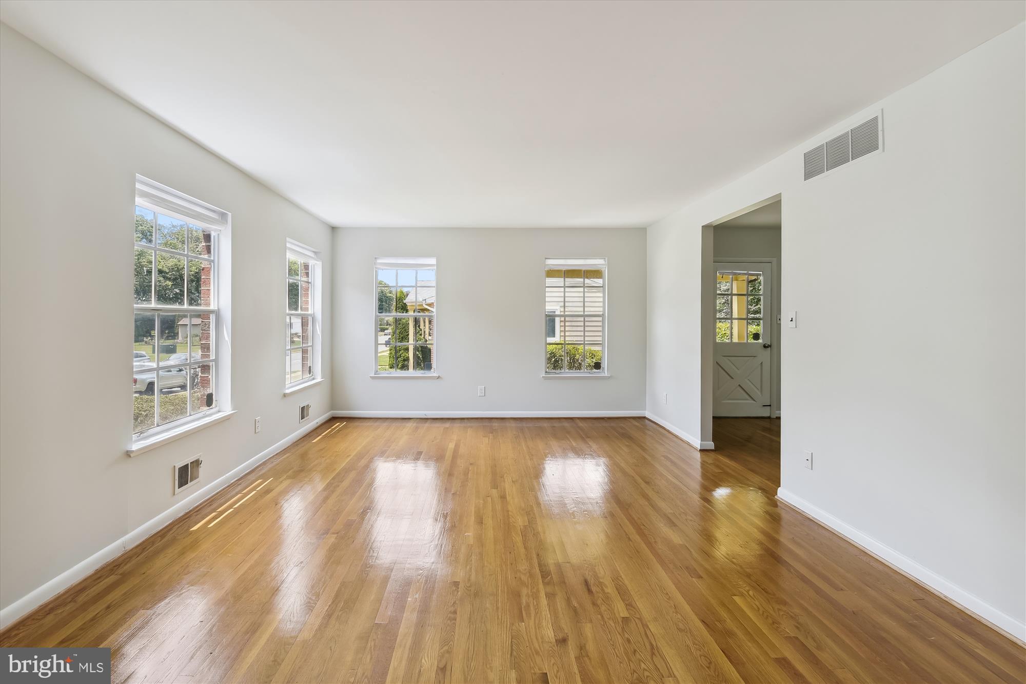 WOODBRIDGE VALLEY - Residential