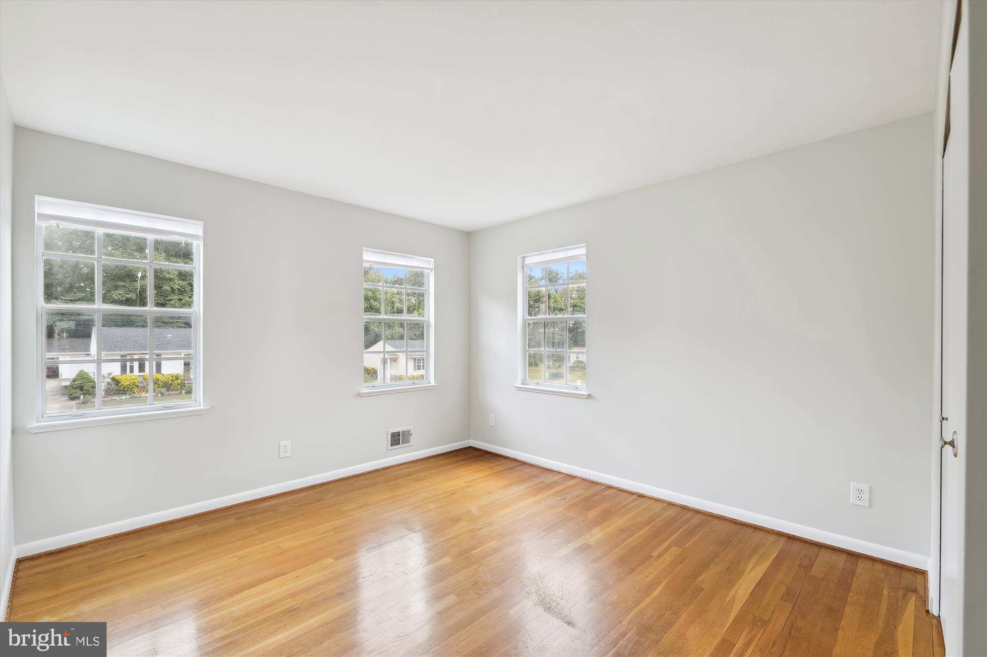 WOODBRIDGE VALLEY - Residential