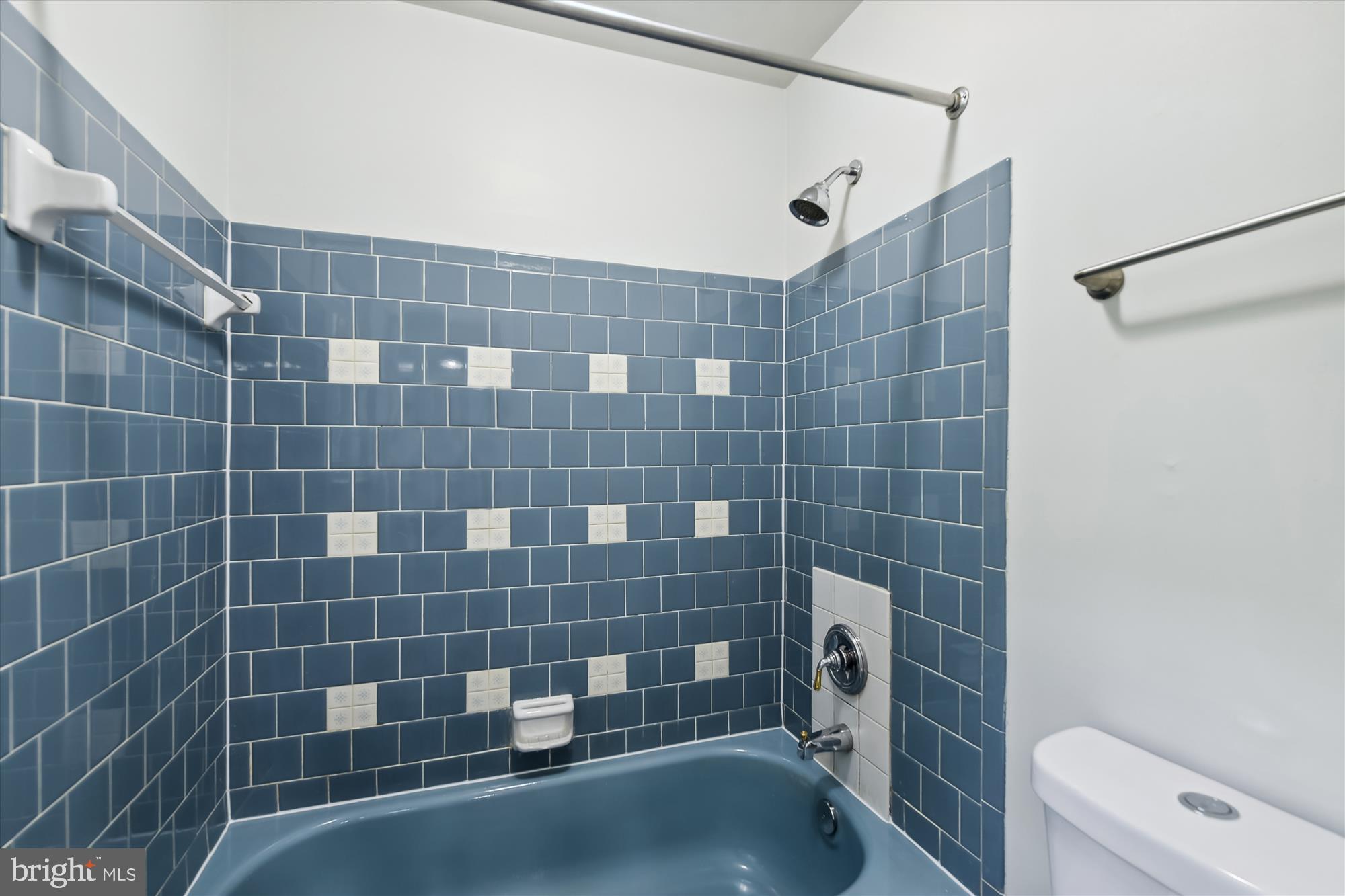 WOODBRIDGE VALLEY - Residential