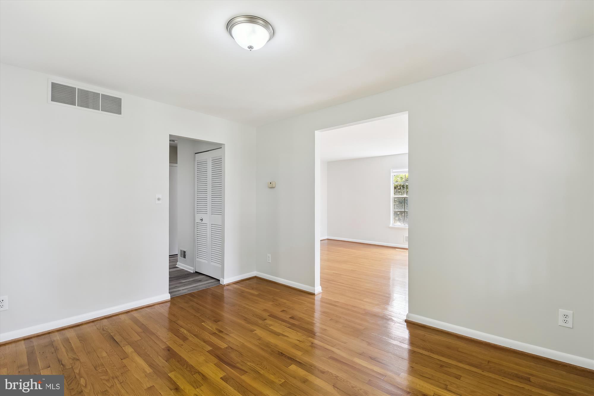 WOODBRIDGE VALLEY - Residential