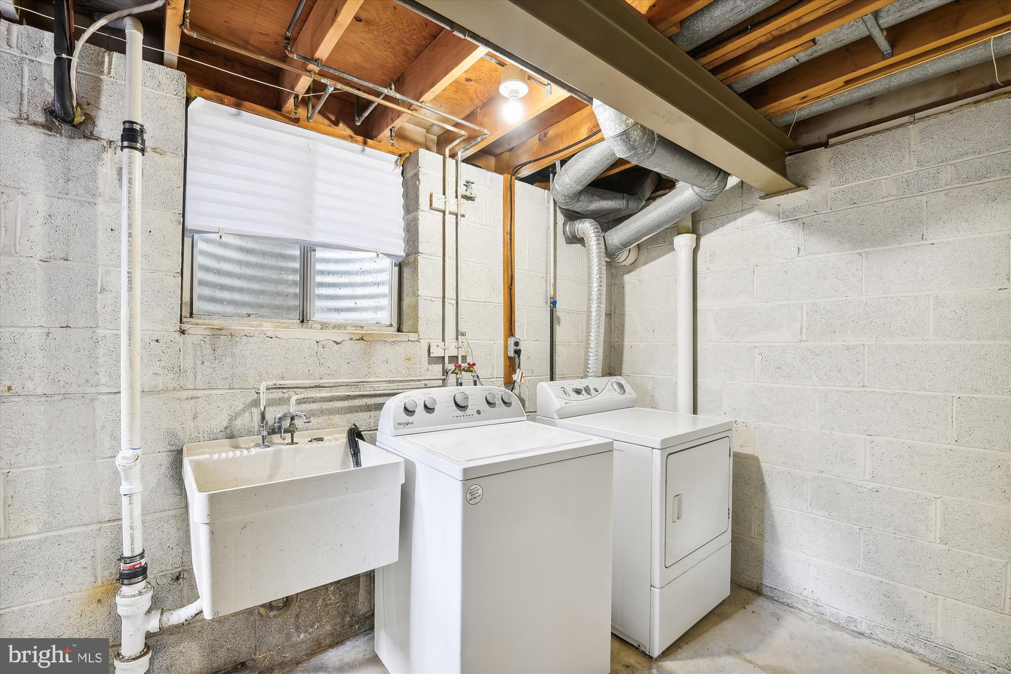 WOODBRIDGE VALLEY - Residential