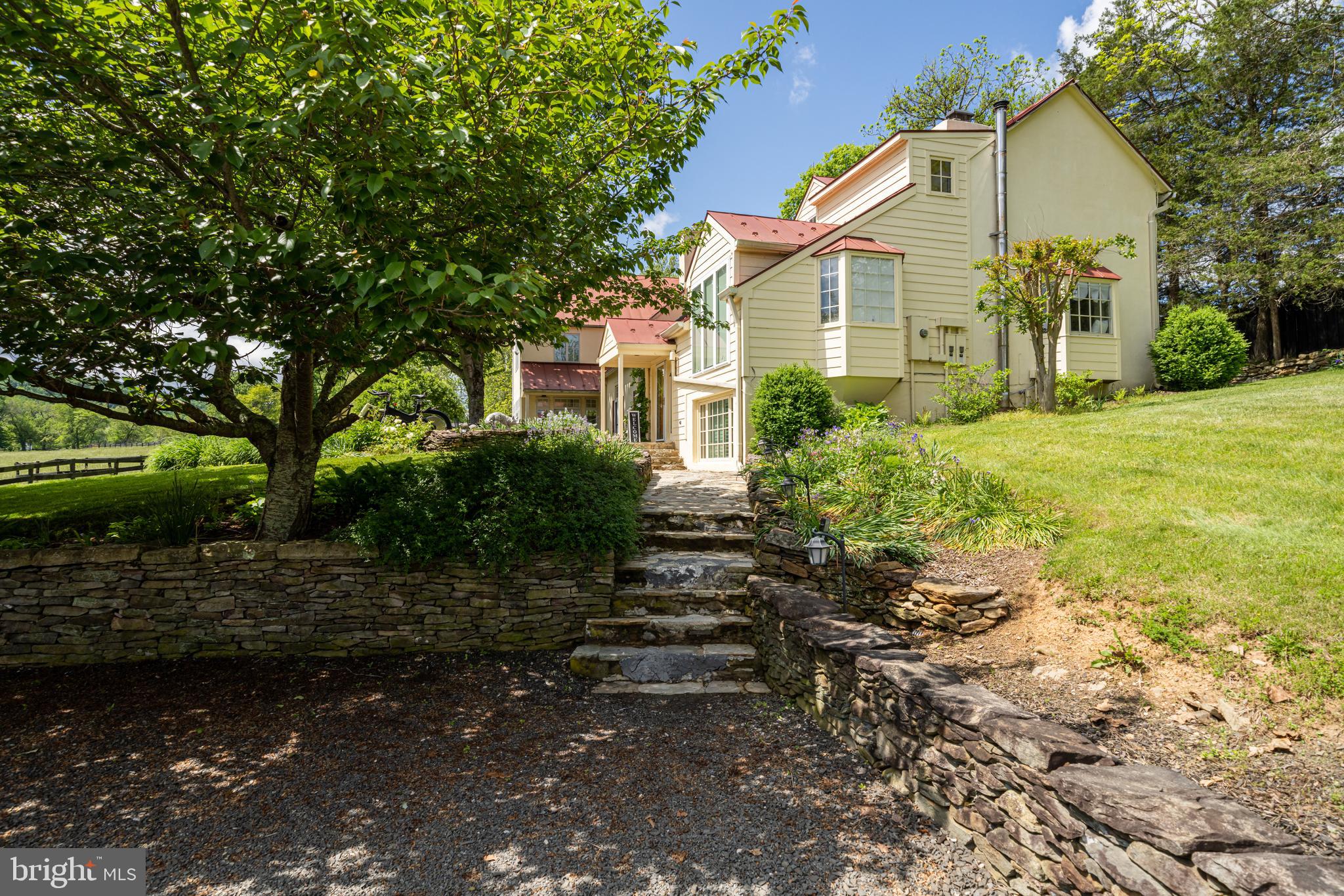 THE PLAINS - Residential