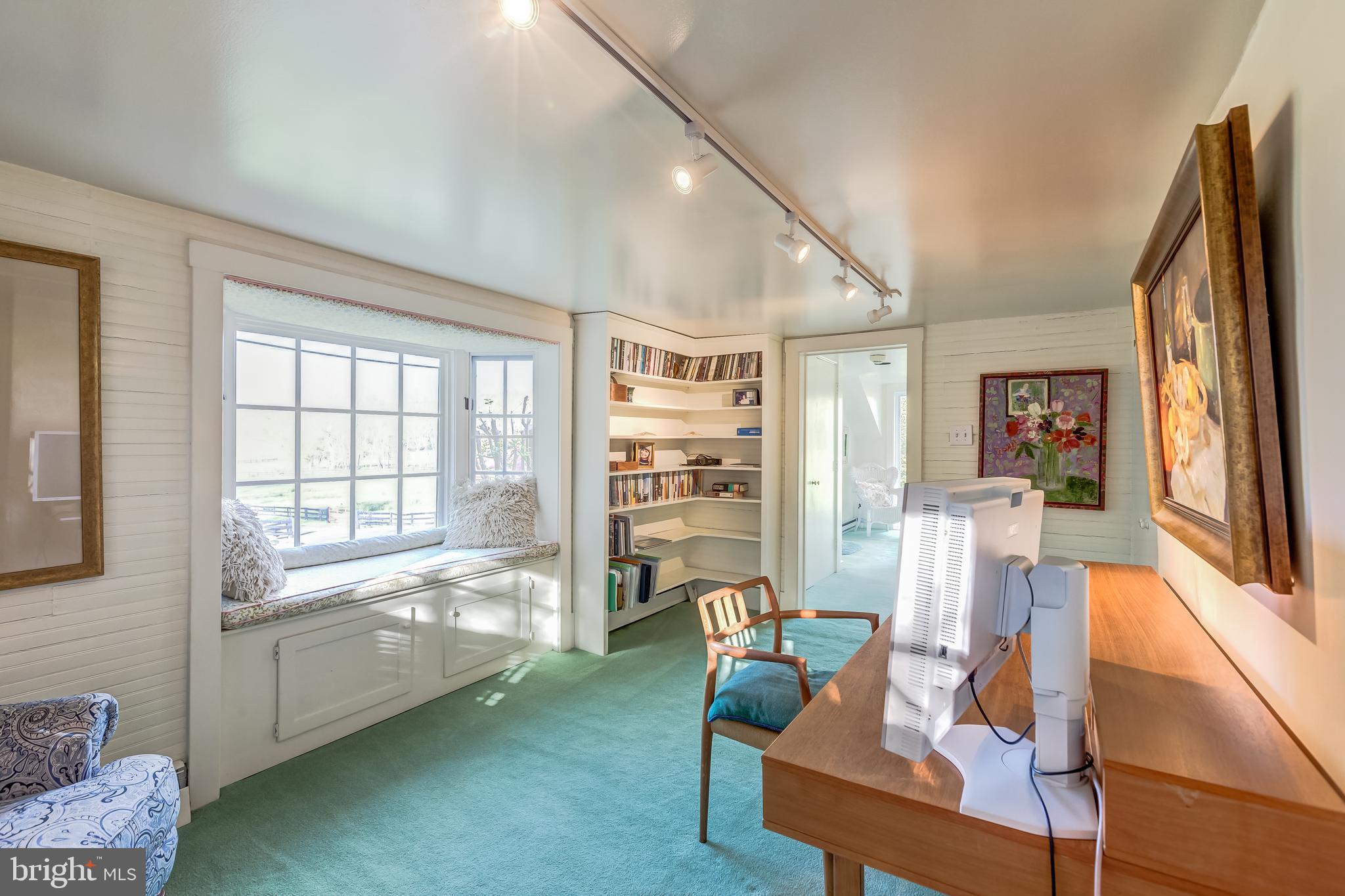 THE PLAINS - Residential