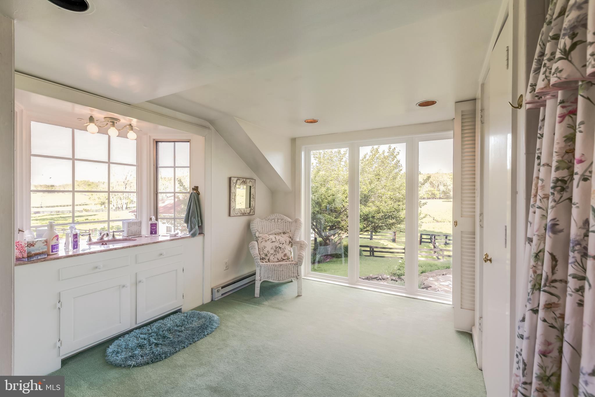 THE PLAINS - Residential