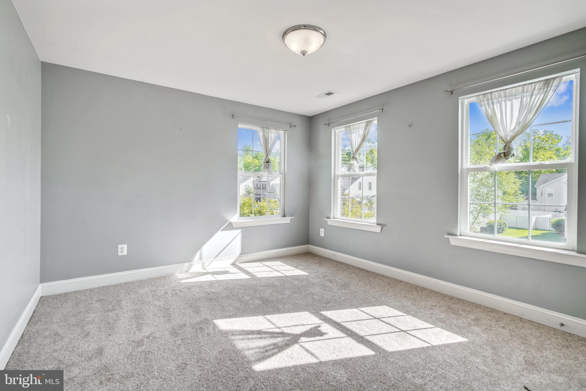 NORTH POINTE - Residential