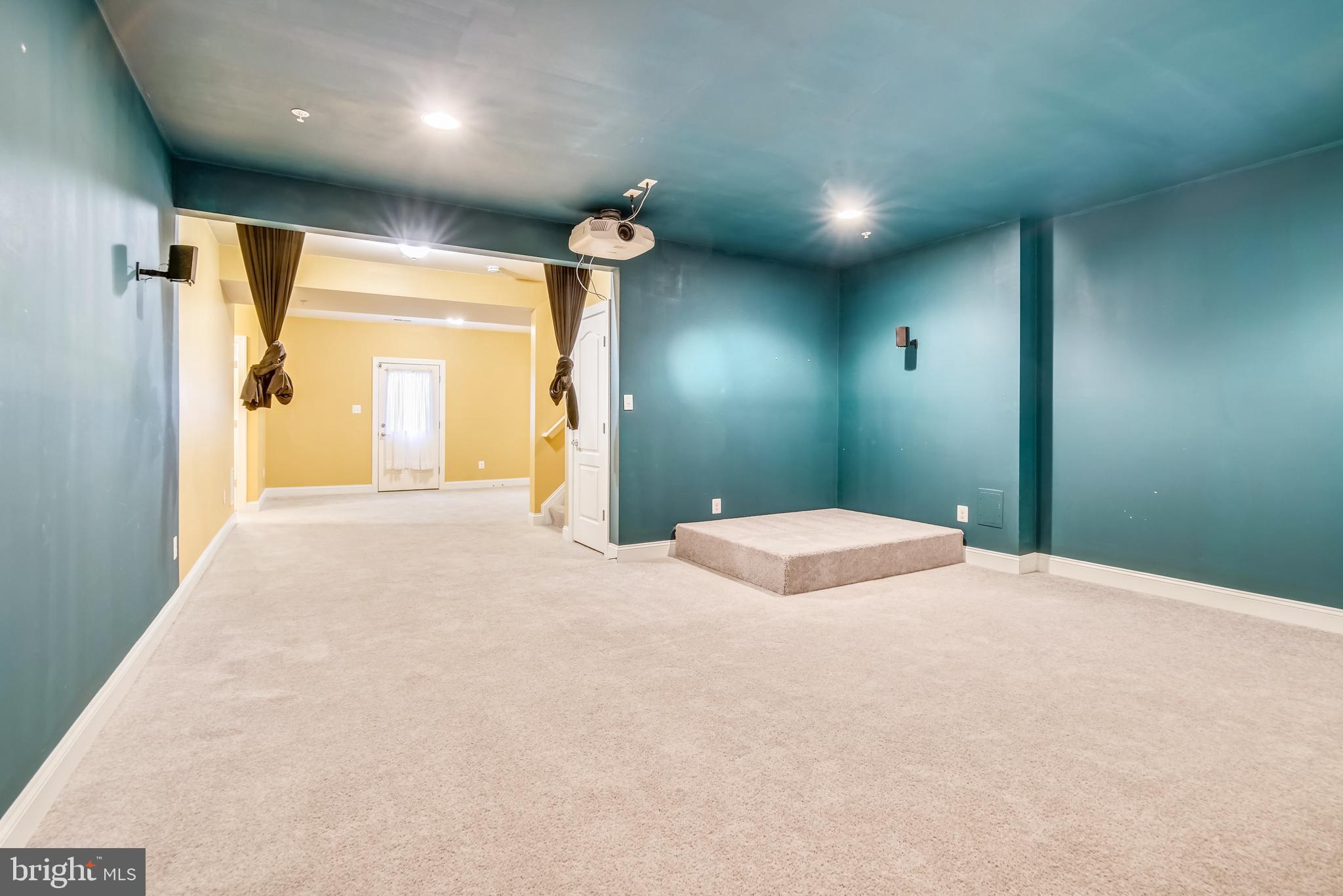 NORTH POINTE - Residential