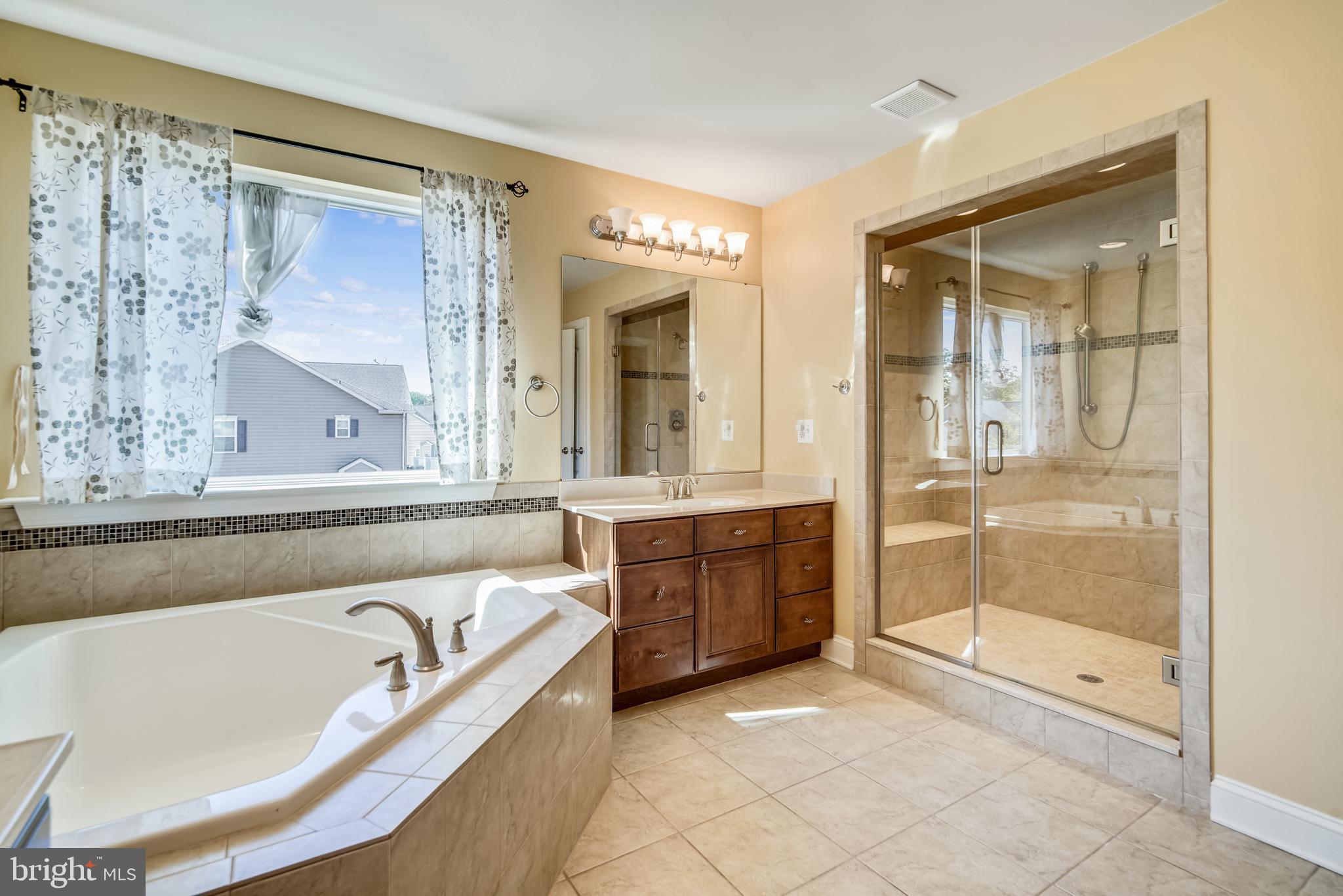 NORTH POINTE - Residential