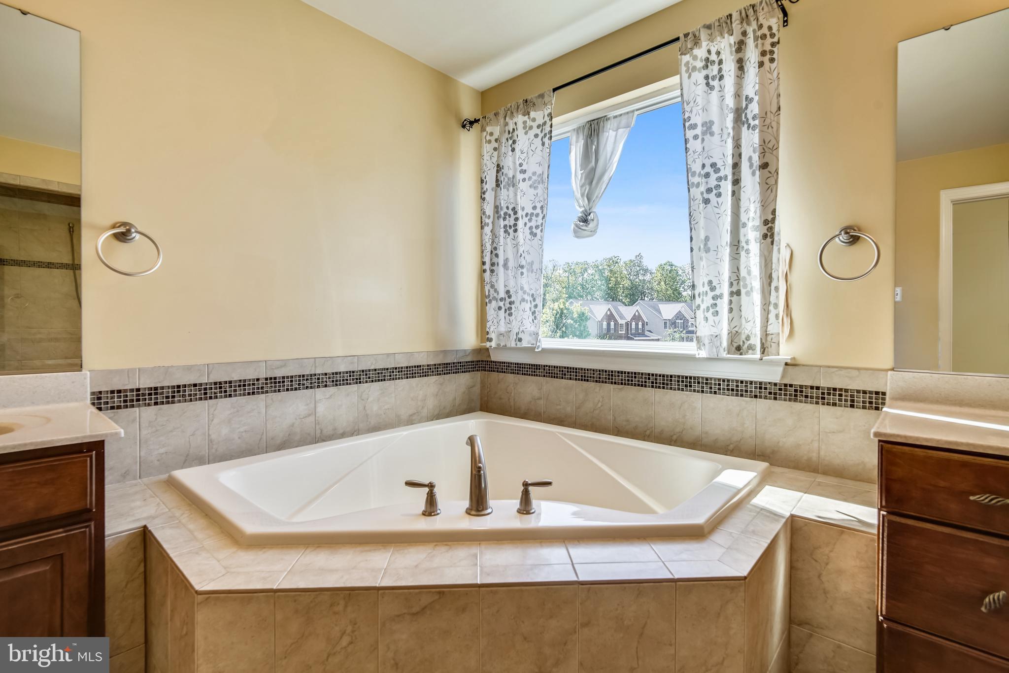 NORTH POINTE - Residential