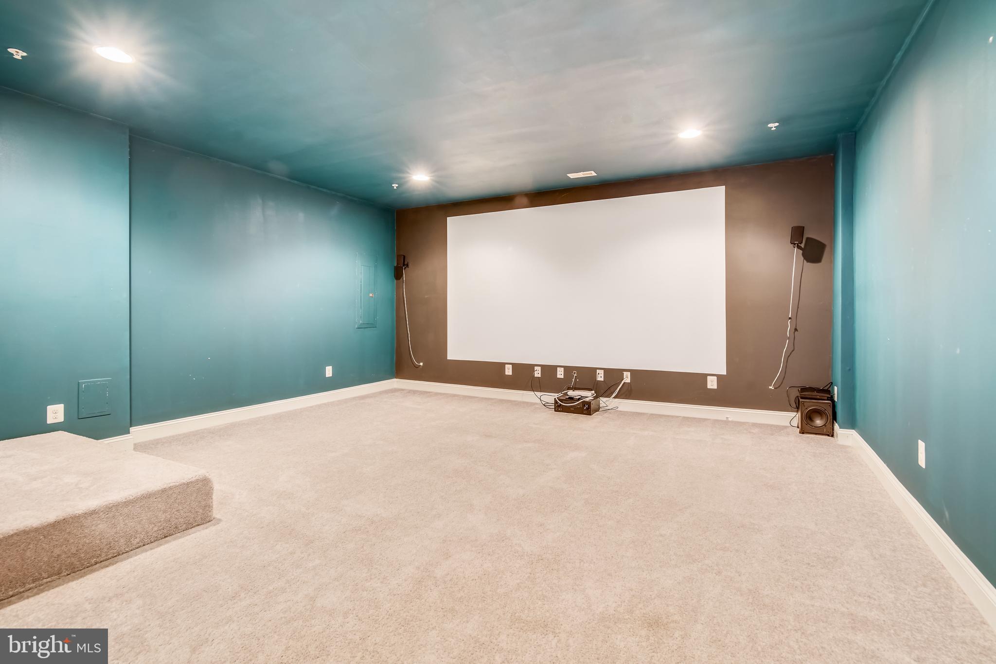 NORTH POINTE - Residential