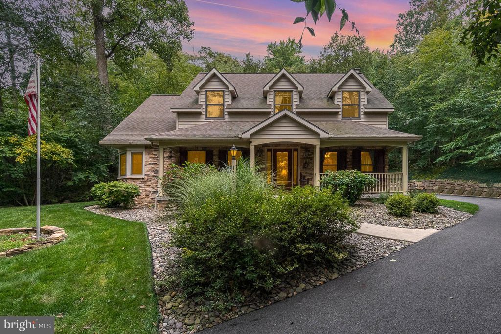 Photo of 1725 Kleinfeltersville Road, Stevens, PA 17578 (MLS # PALA2040640)