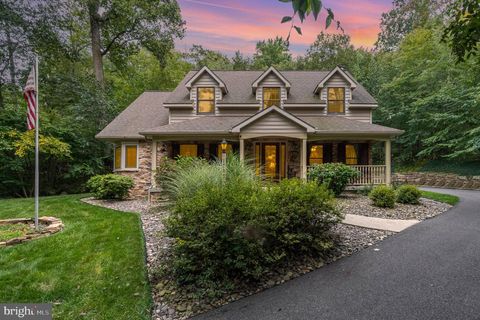 Photo of 1725 Kleinfeltersville Road, Stevens, PA 17578 (MLS # PALA2040640)