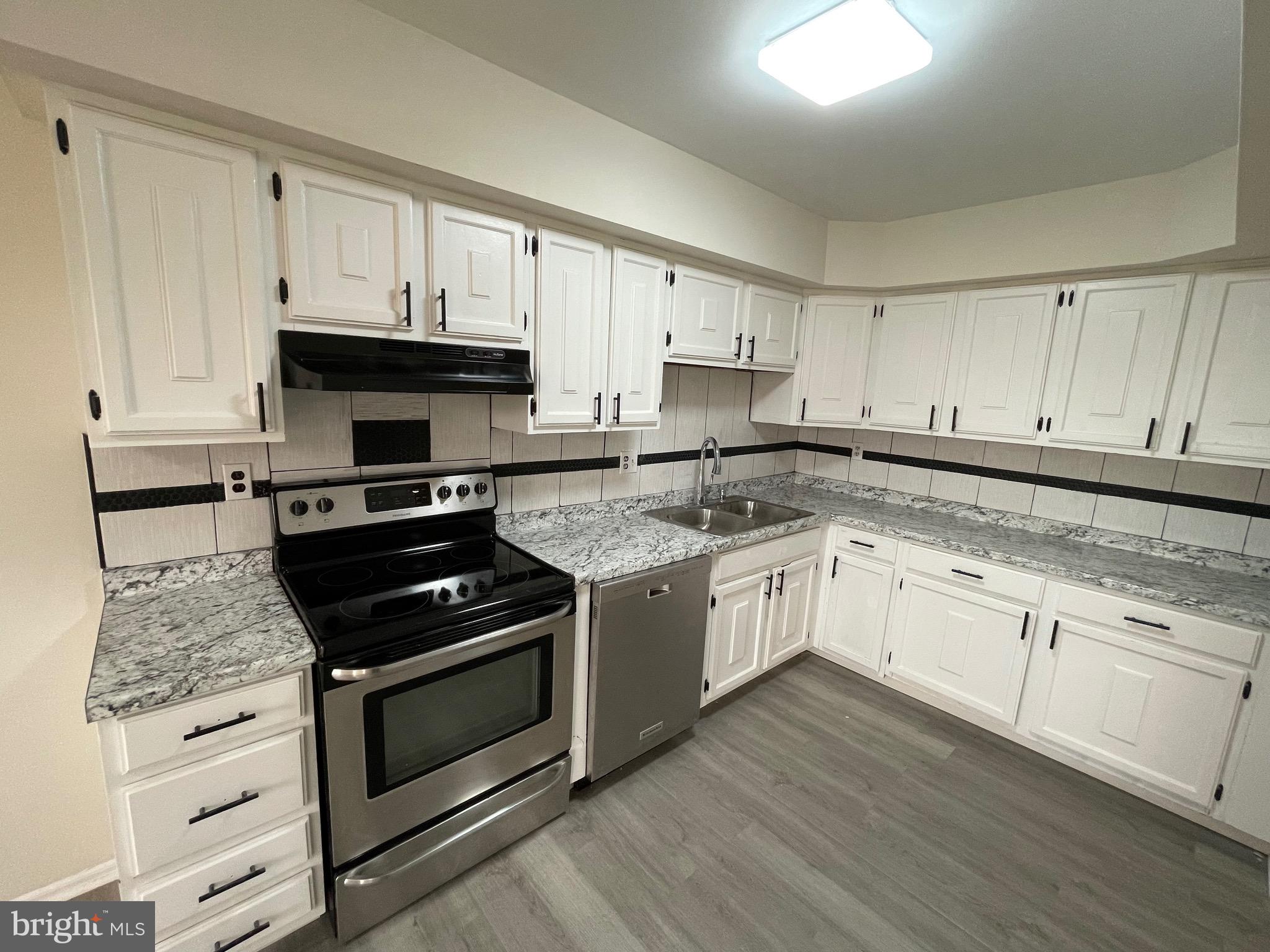 GREEN MEADOWS - Residential