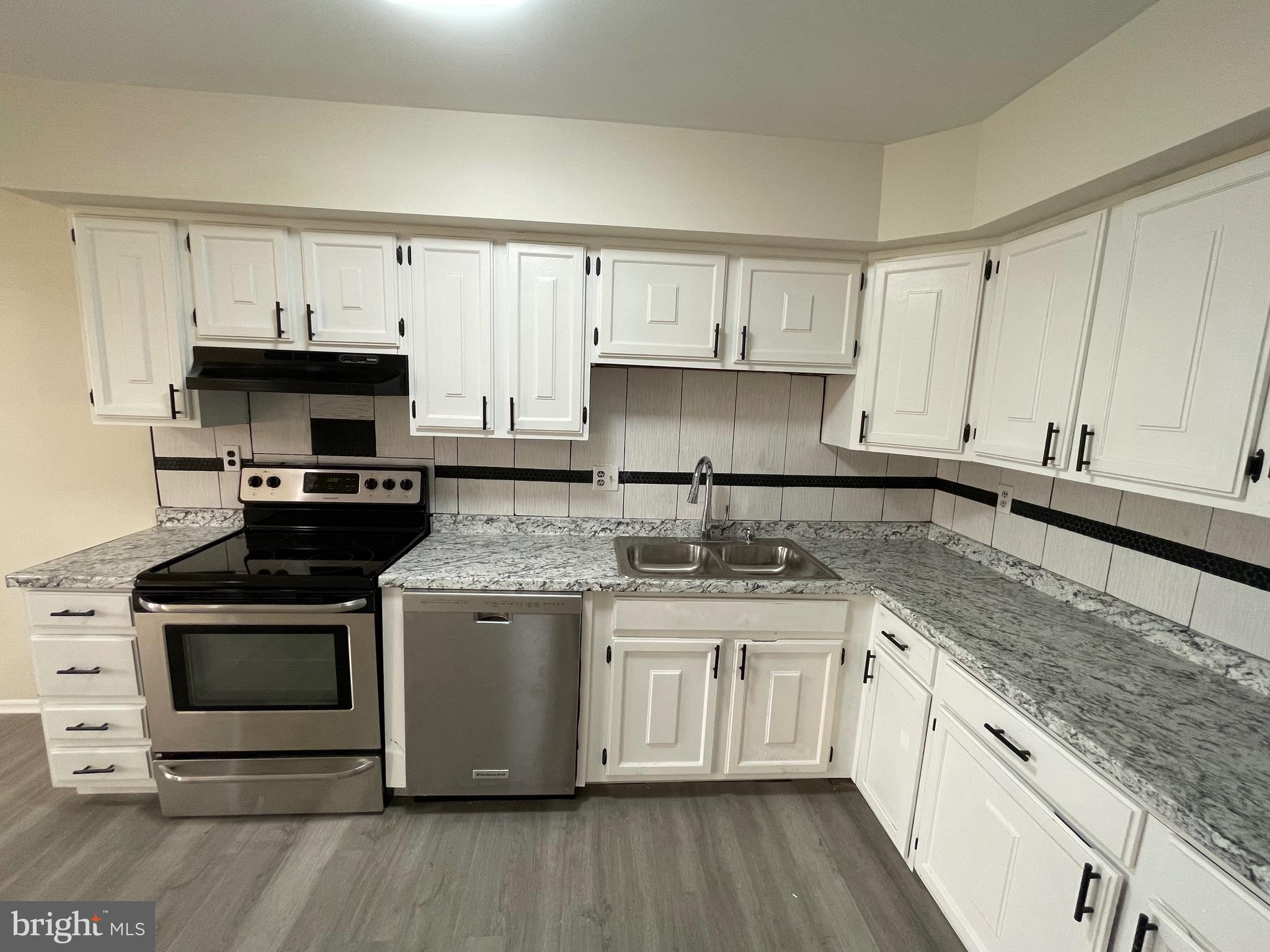 GREEN MEADOWS - Residential