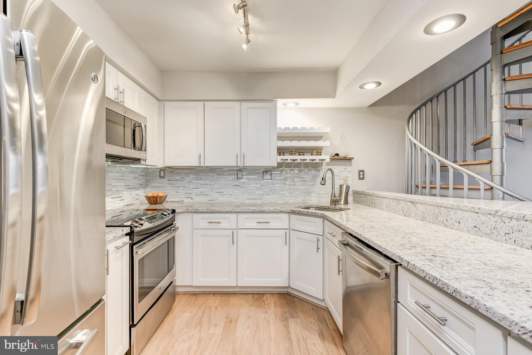 LAKE HERON CONDO - Residential