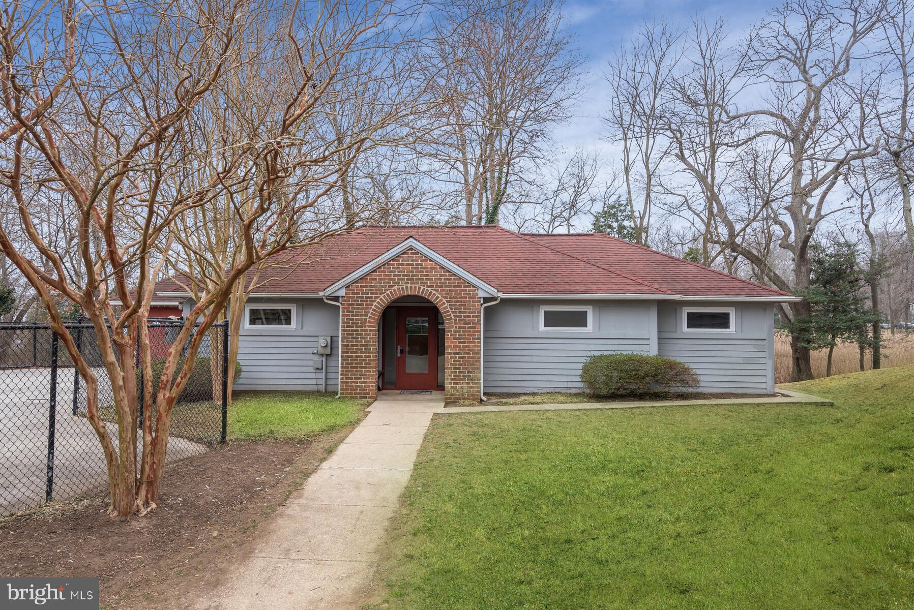 LAKE HERON CONDO - Residential