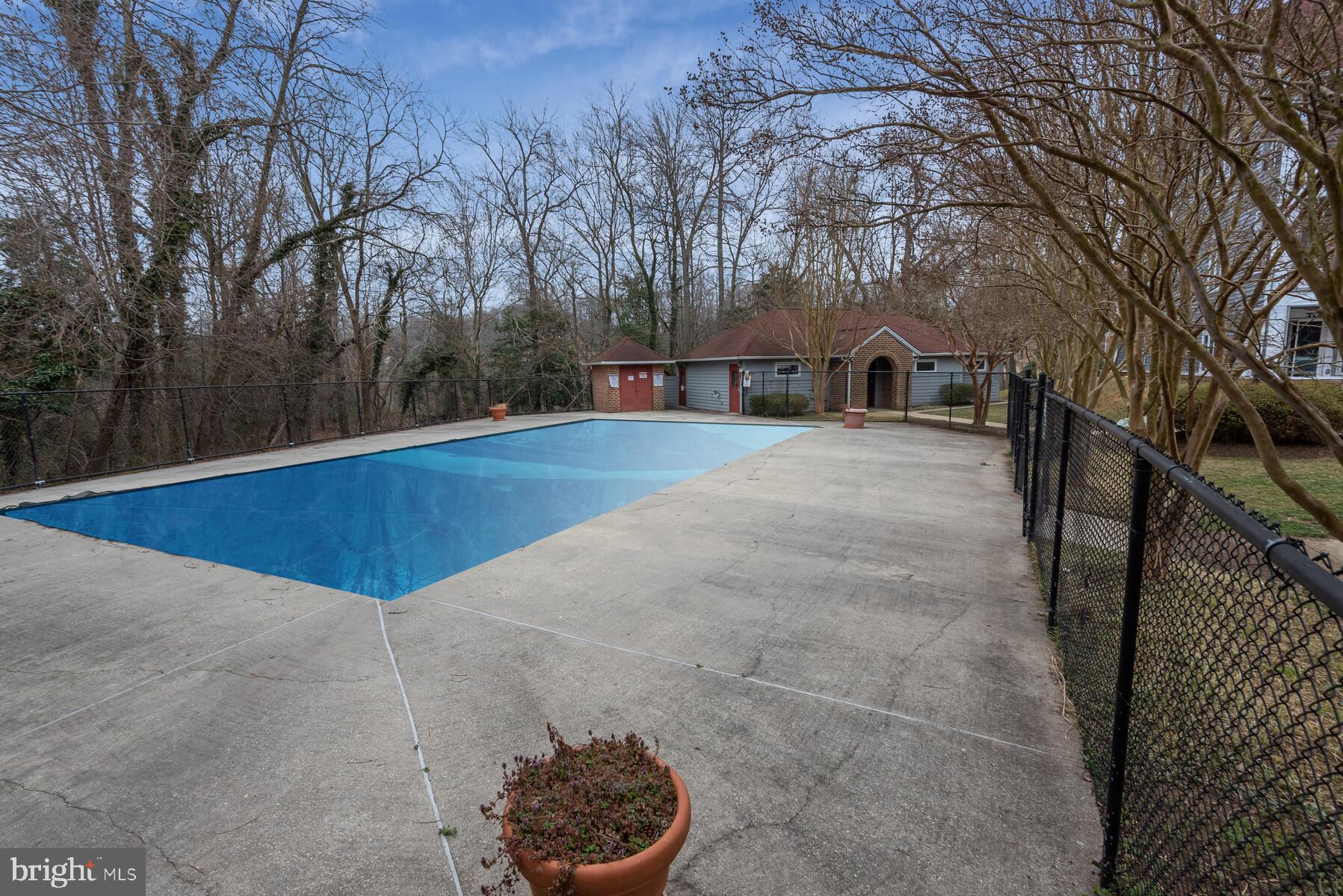 LAKE HERON CONDO - Residential