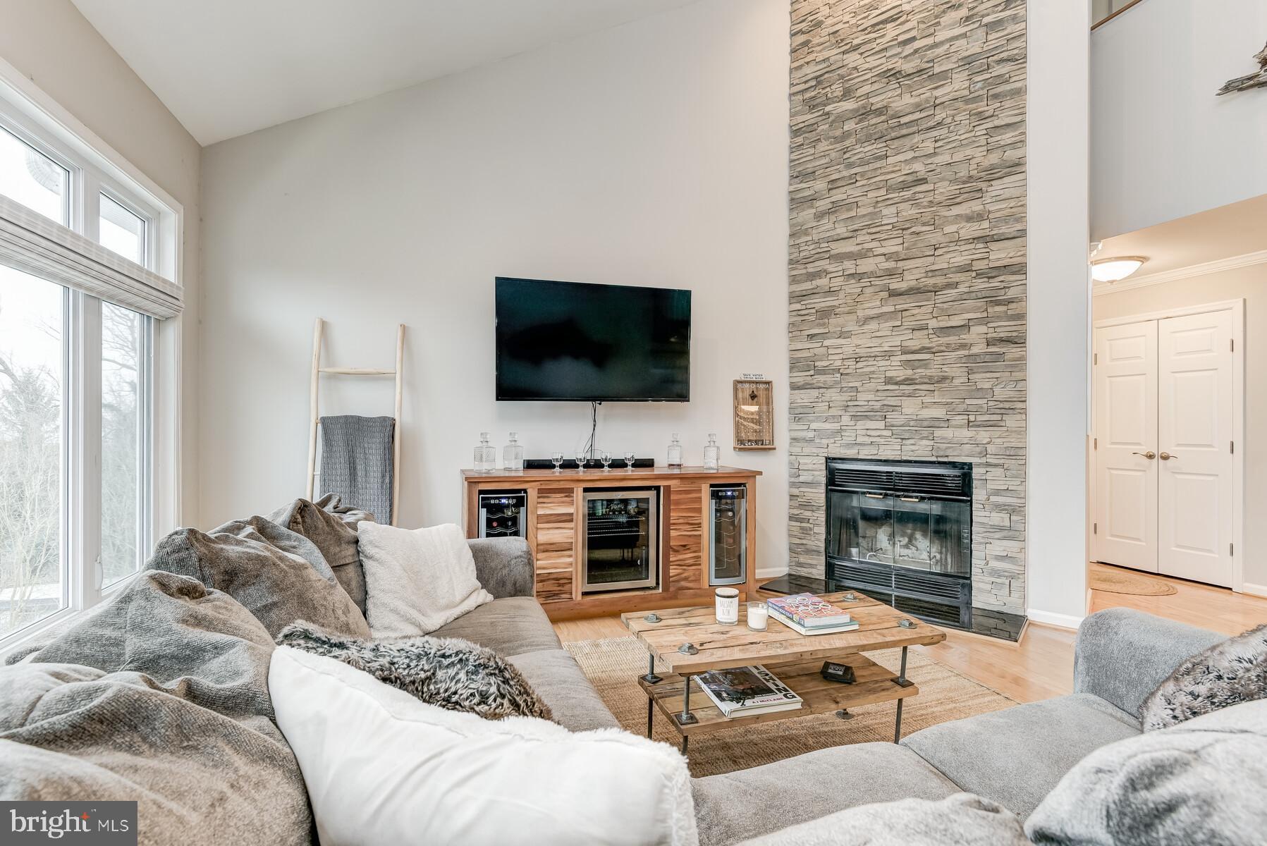 LAKE HERON CONDO - Residential