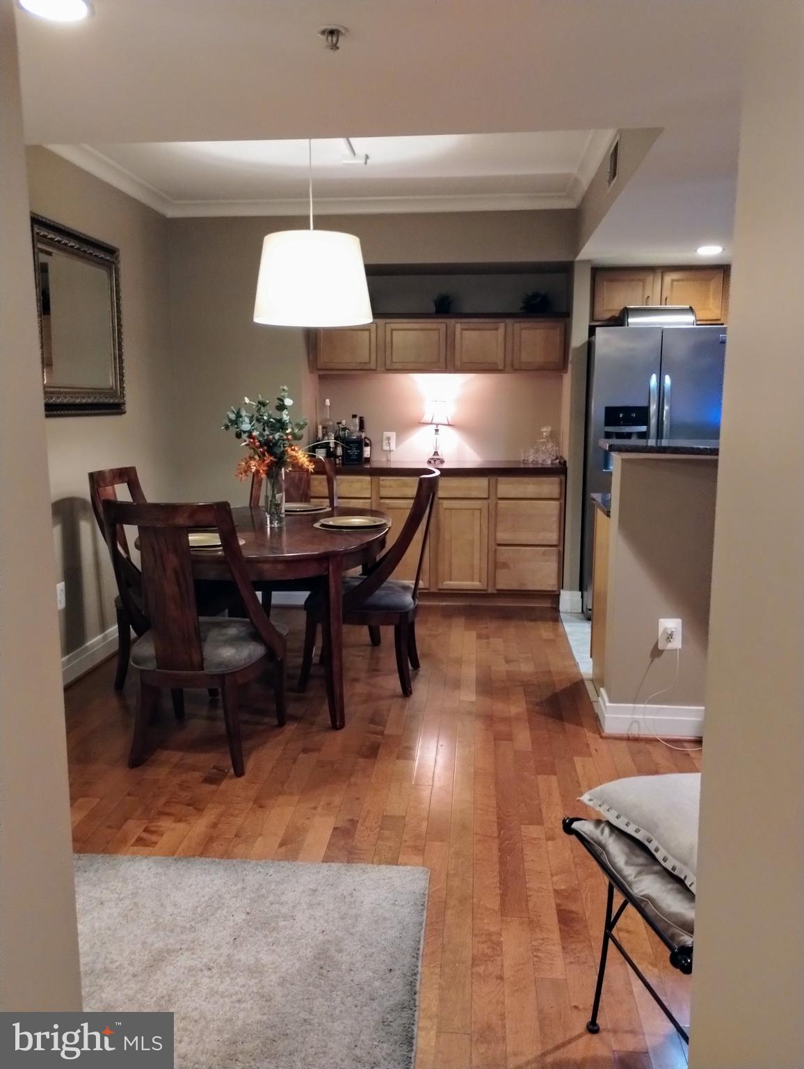 DOWNTOWN - Residential Lease