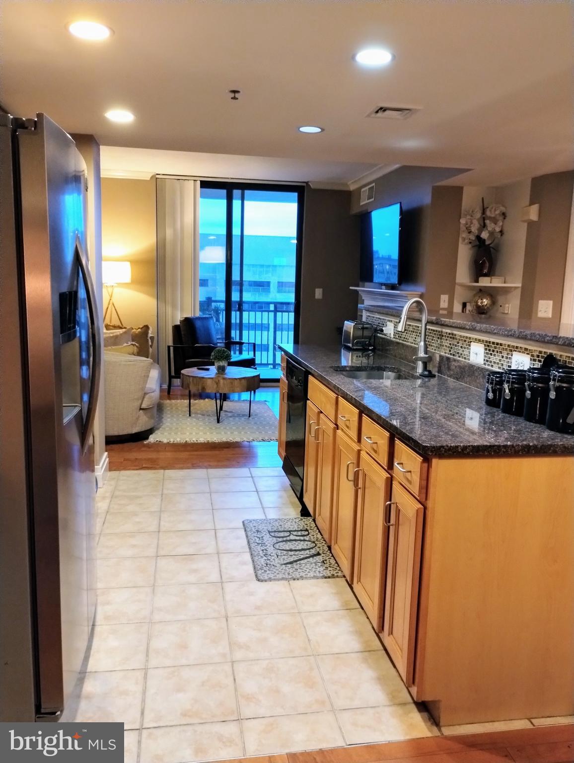 DOWNTOWN - Residential Lease