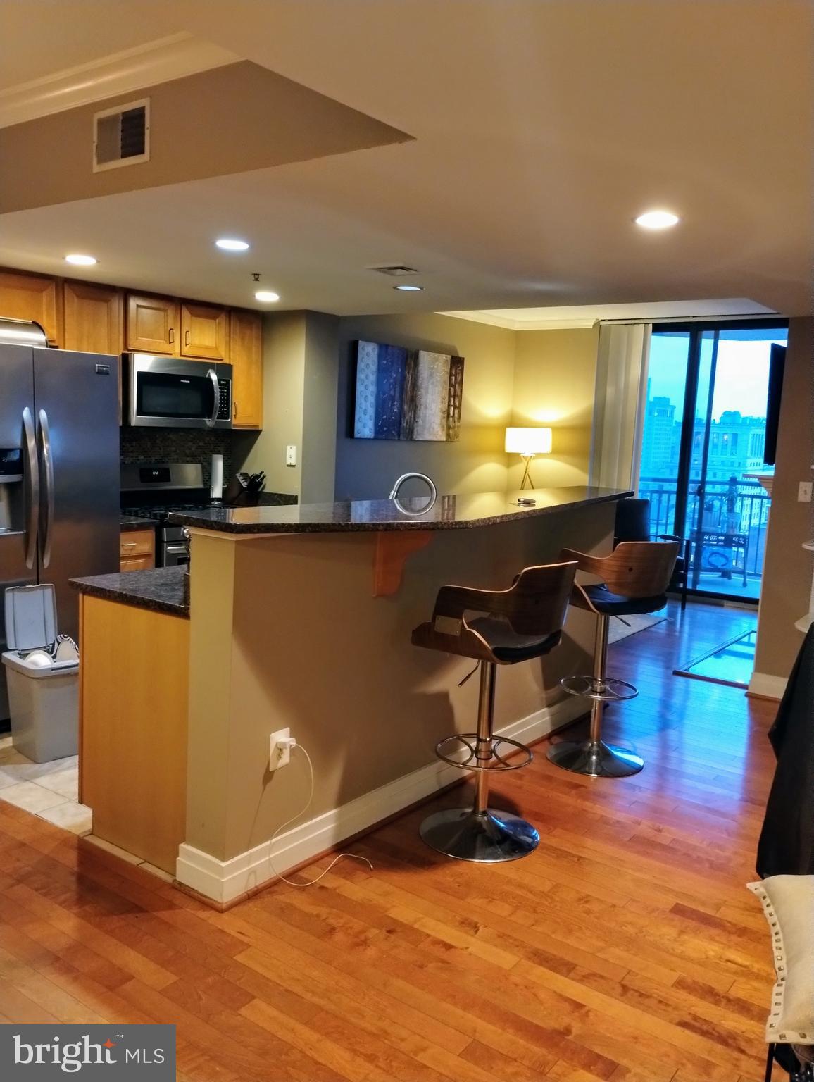 DOWNTOWN - Residential Lease