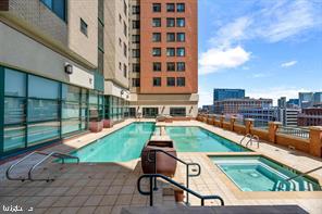 DOWNTOWN - Residential Lease