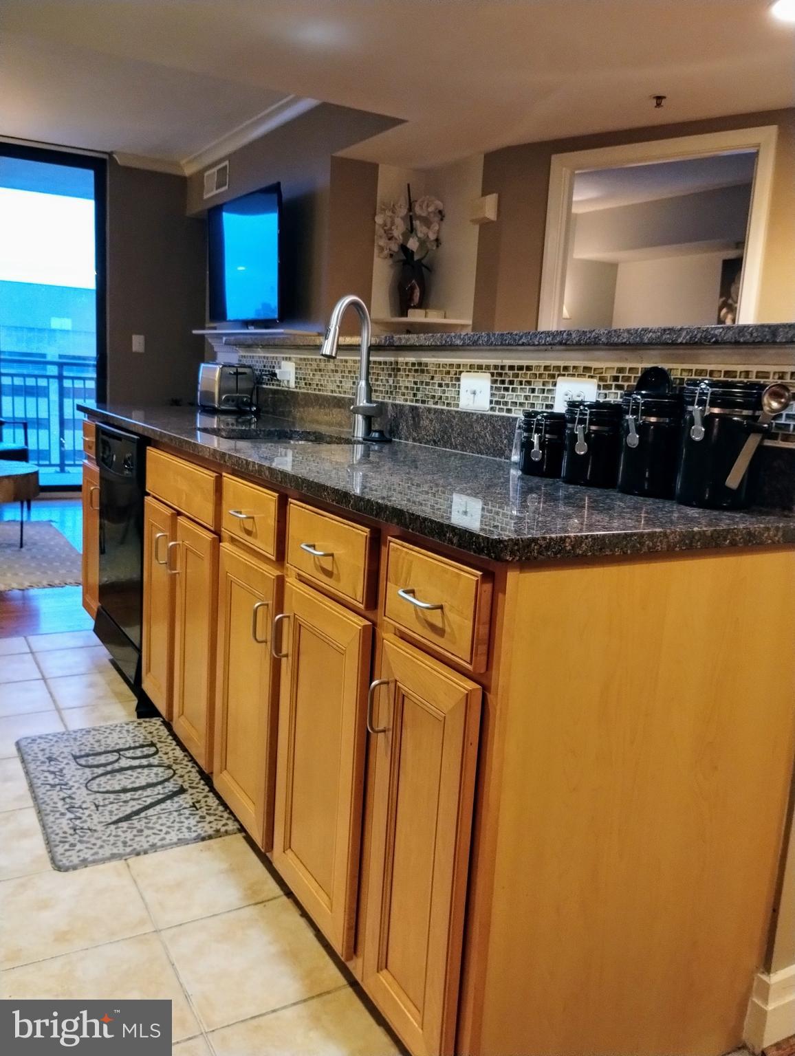 DOWNTOWN - Residential Lease