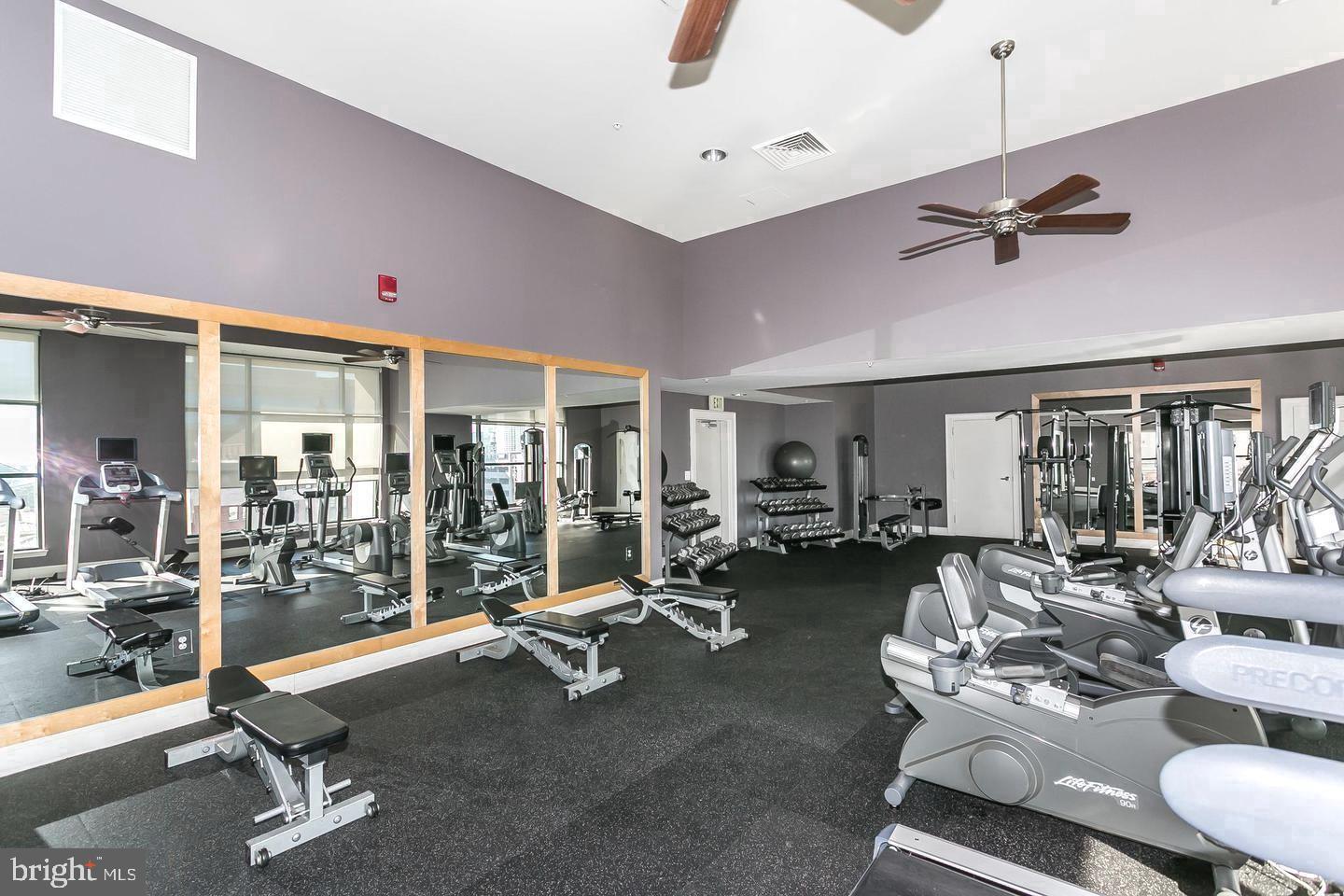 DOWNTOWN - Residential Lease