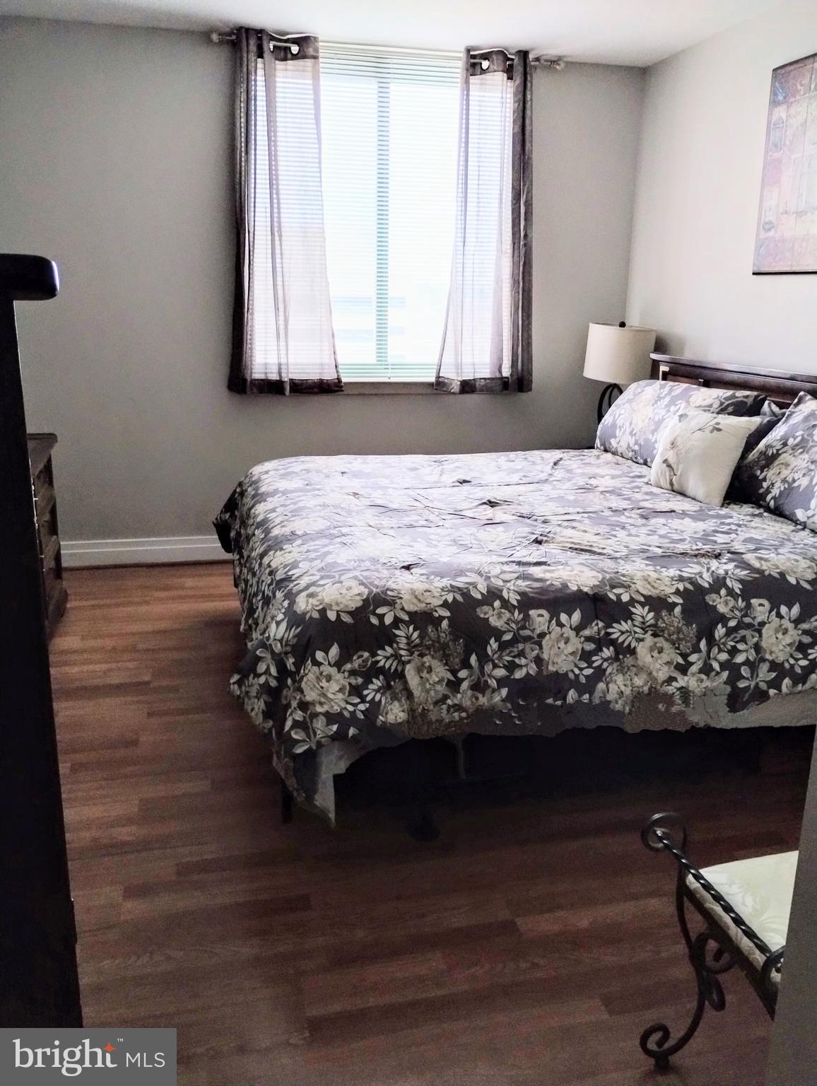 DOWNTOWN - Residential Lease