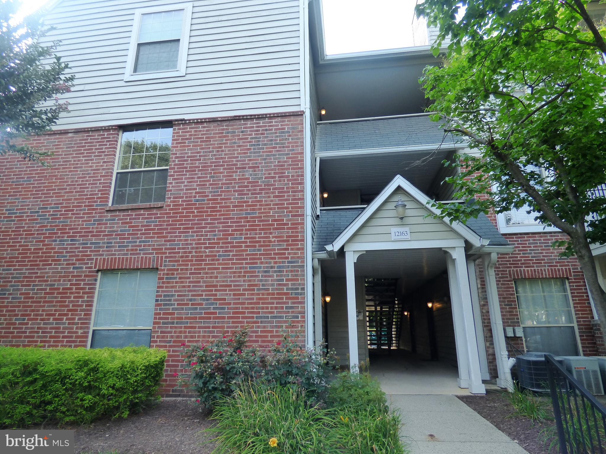 PENDERBROOK SQUARE CONDOMINIUMS - Residential Lease