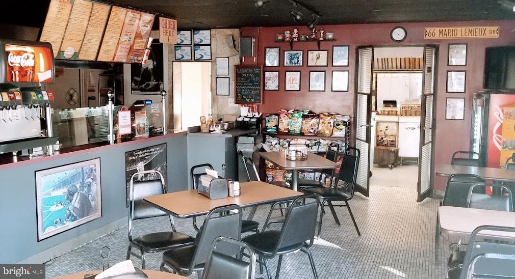 701 N QUEEN STREET (BUSINESS ONLY)