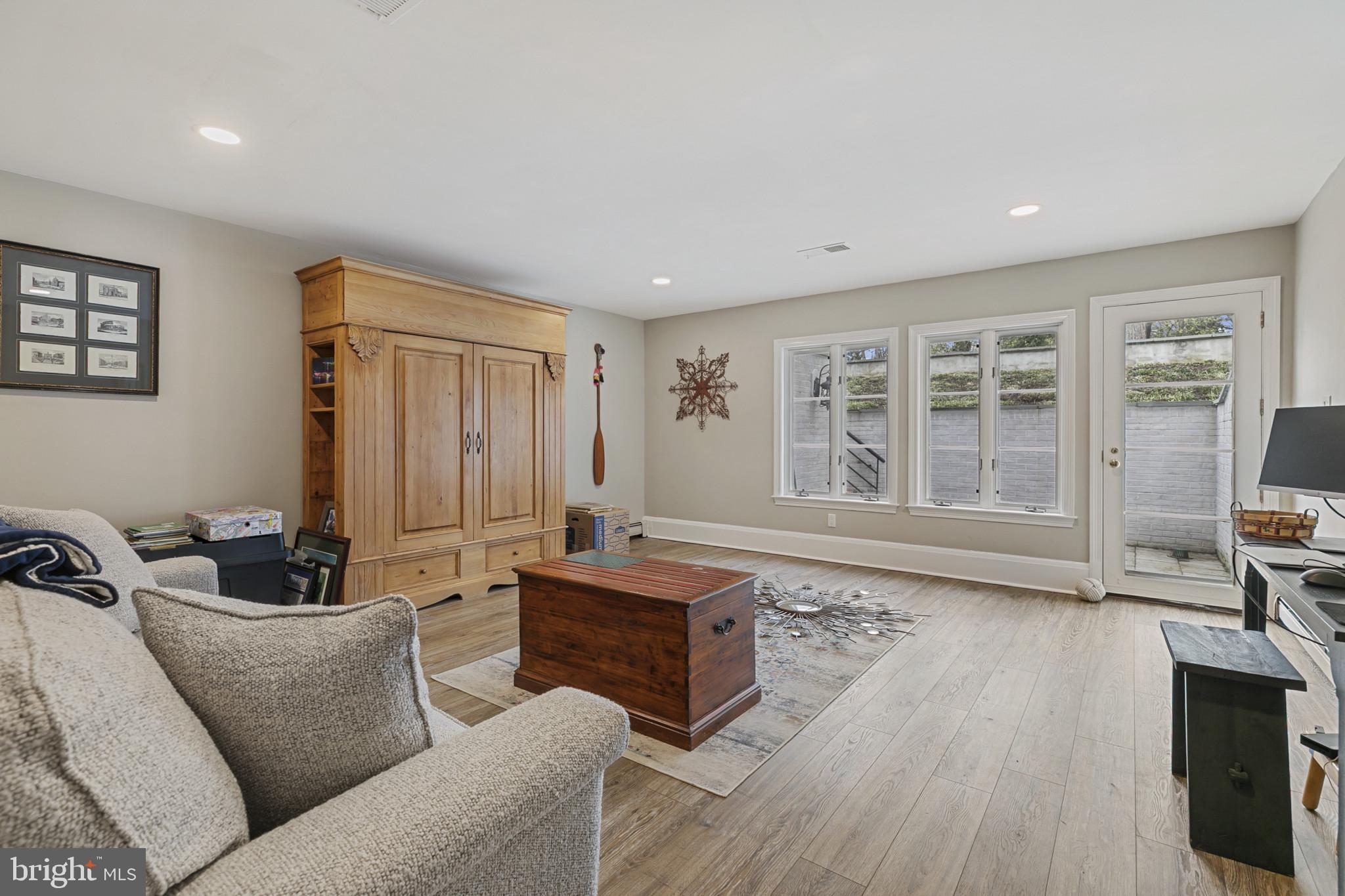 RUXTON - Residential