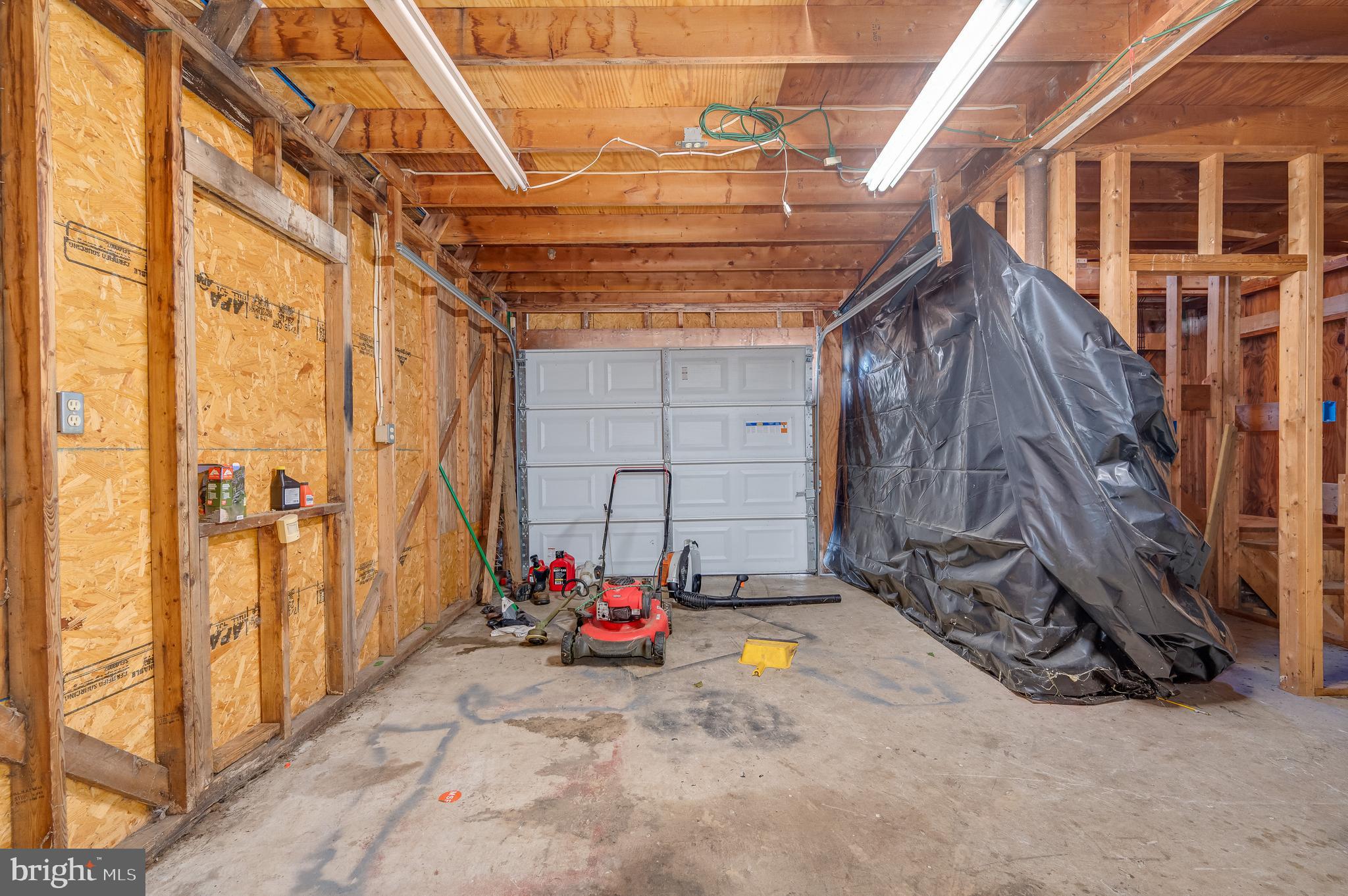 RUSSELL'S PARADISE - Residential