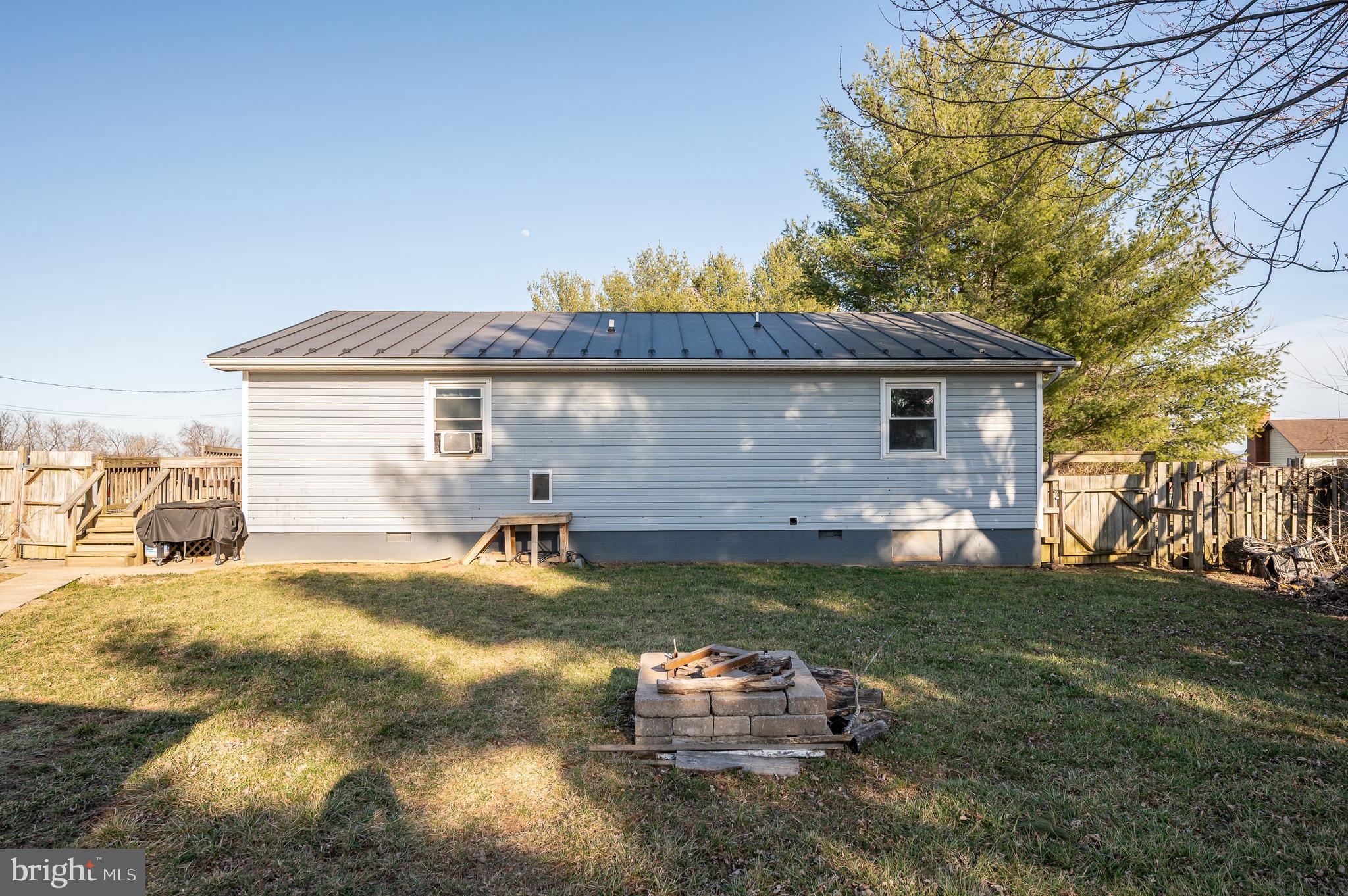 RUSSELL'S PARADISE - Residential