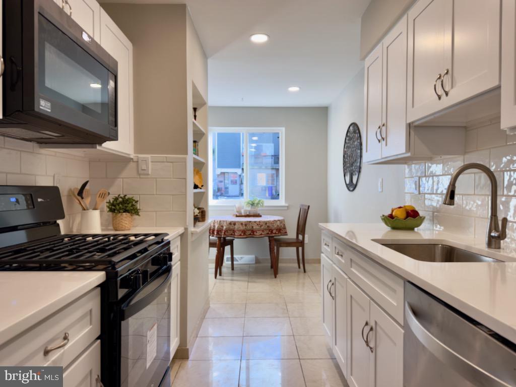 807 SUMMIT CHASE DRIVE