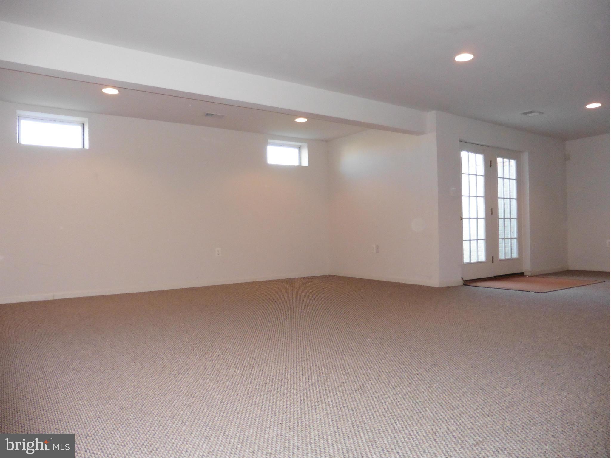 RED BUD RUN - Residential Lease