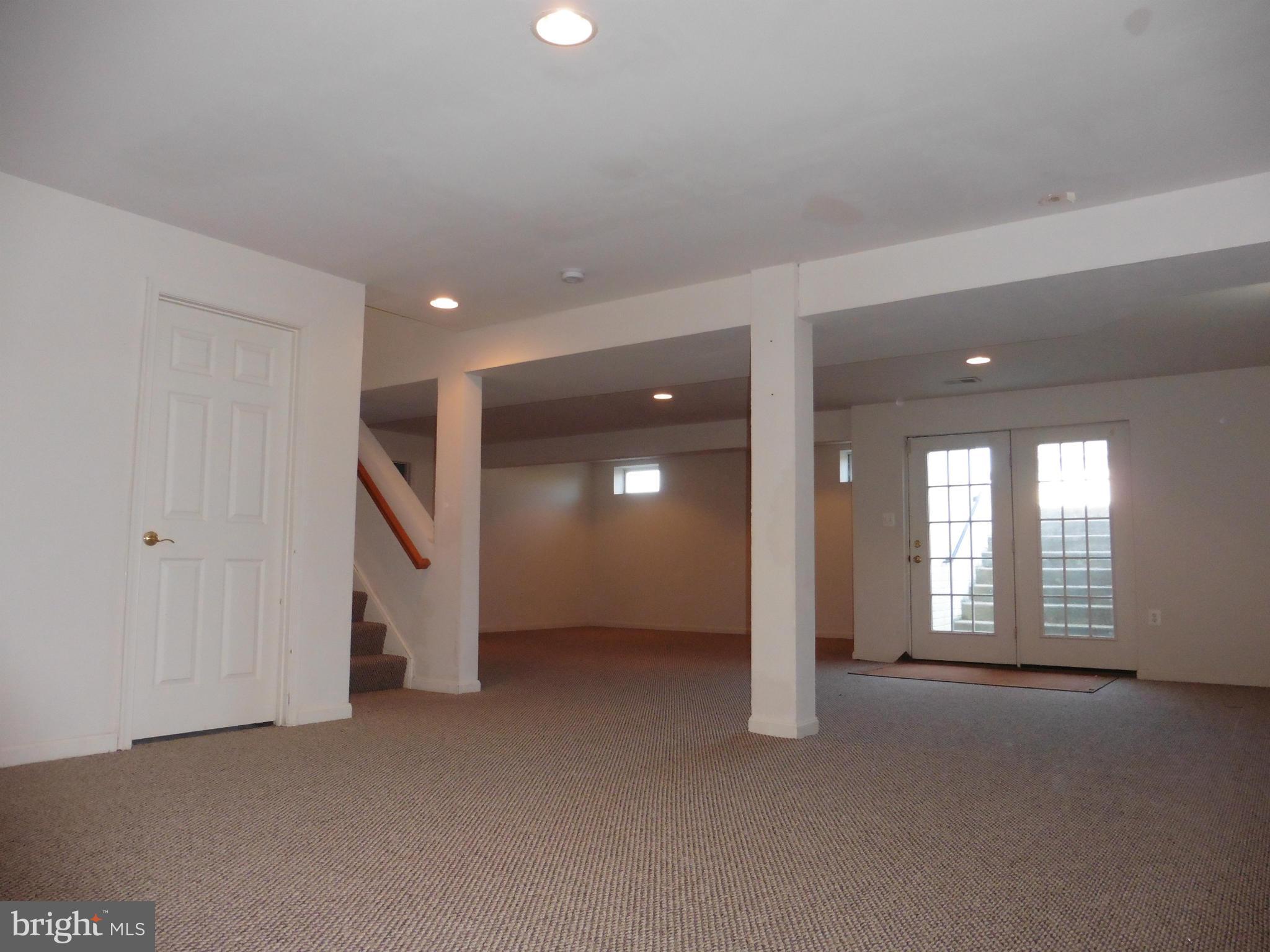 RED BUD RUN - Residential Lease