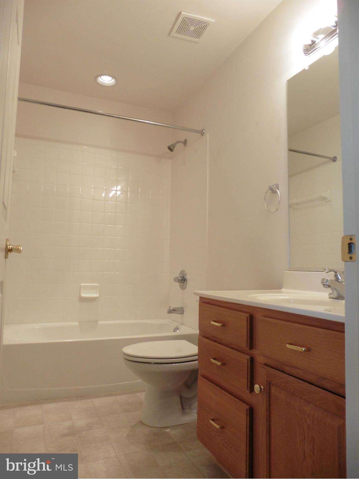 RED BUD RUN - Residential Lease