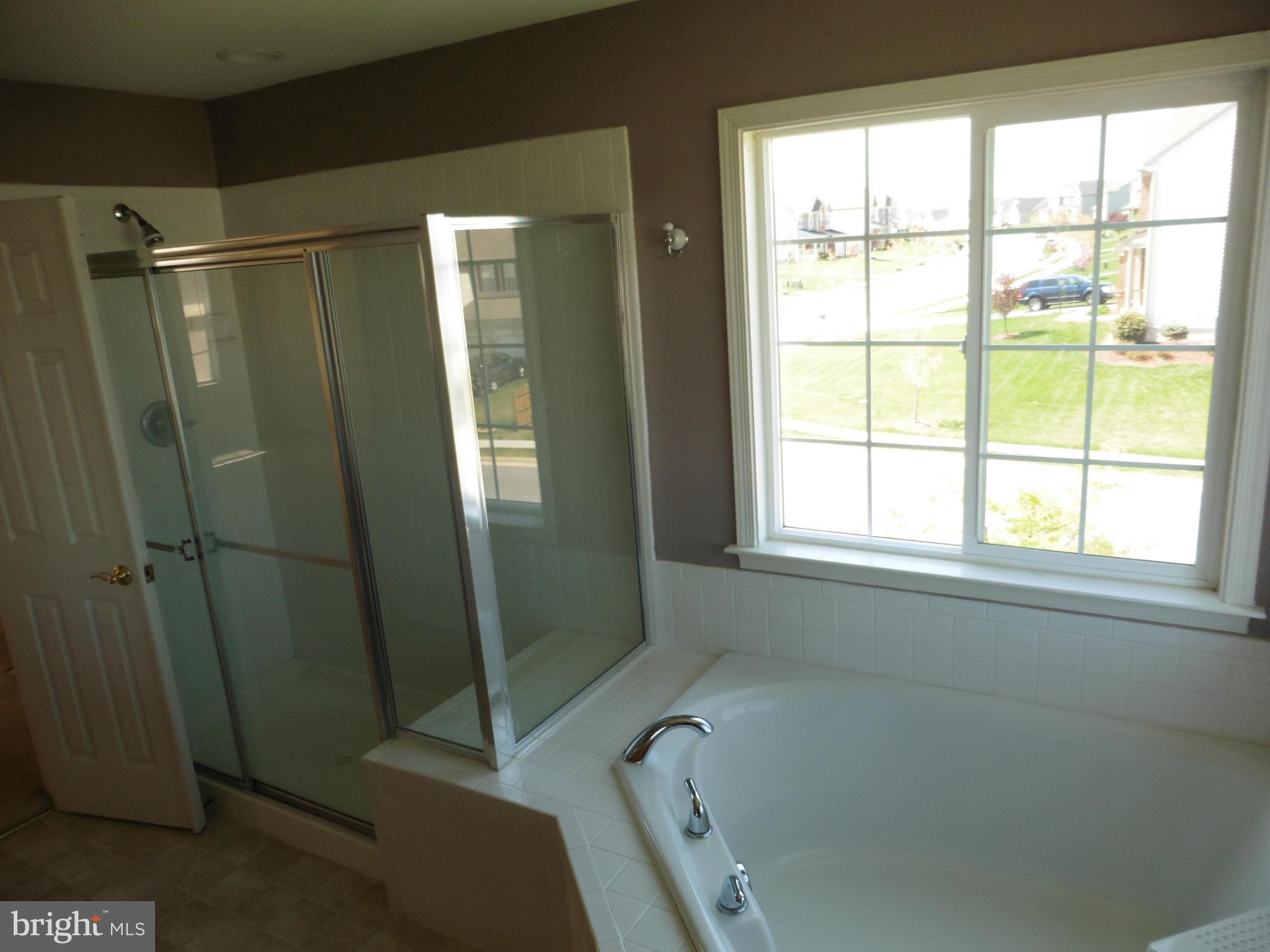 RED BUD RUN - Residential Lease