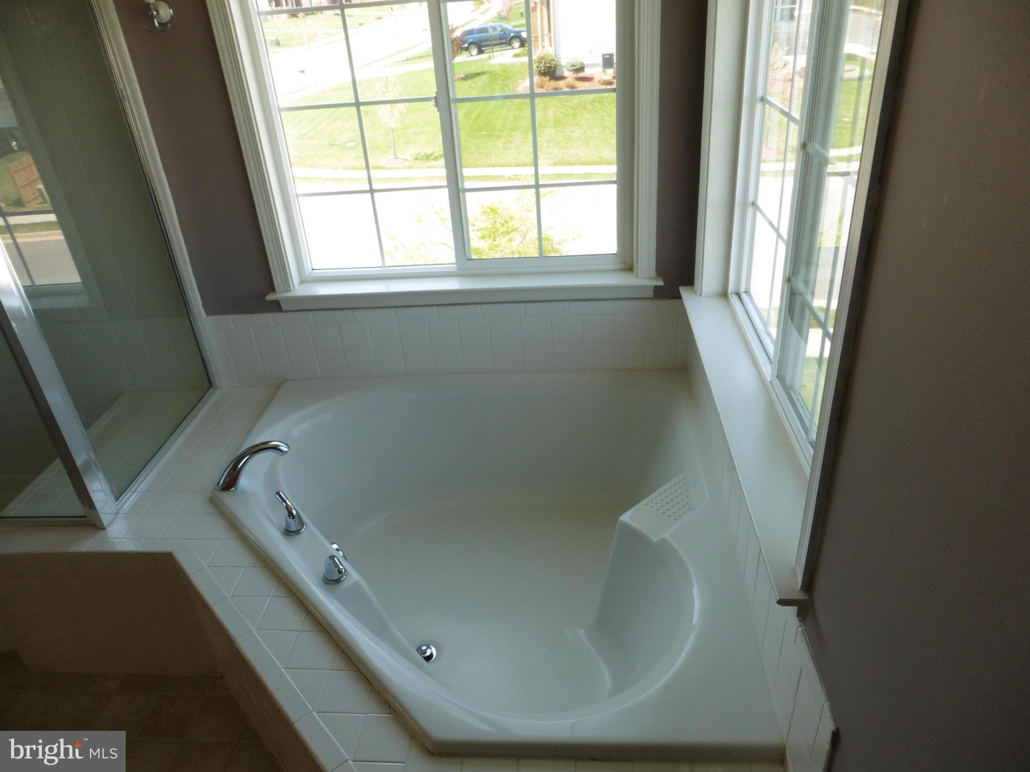 RED BUD RUN - Residential Lease