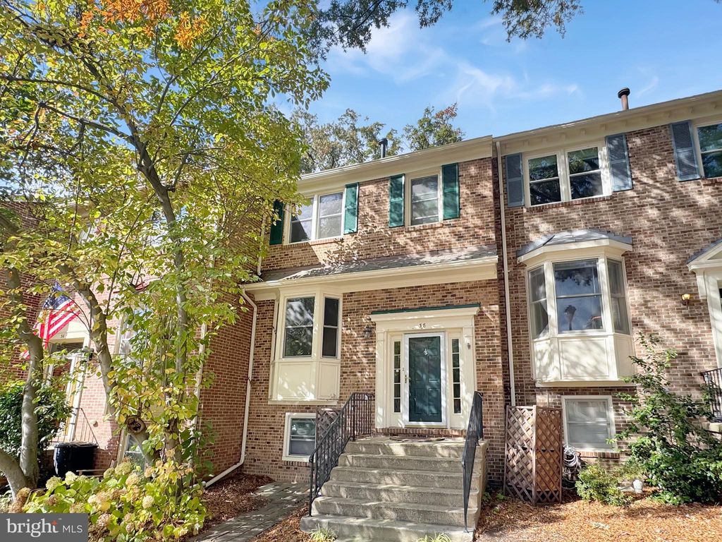 Photo of 38 Carriage House Circle, ALEXANDRIA, VA 22304 (MLS # VAAX2051274)