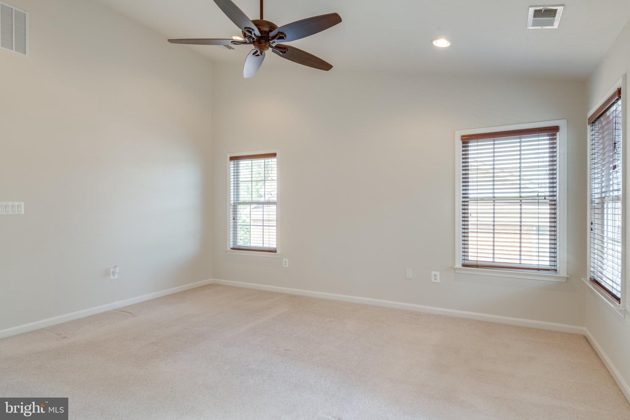 LOWES ISLAND/CASCADES - Residential