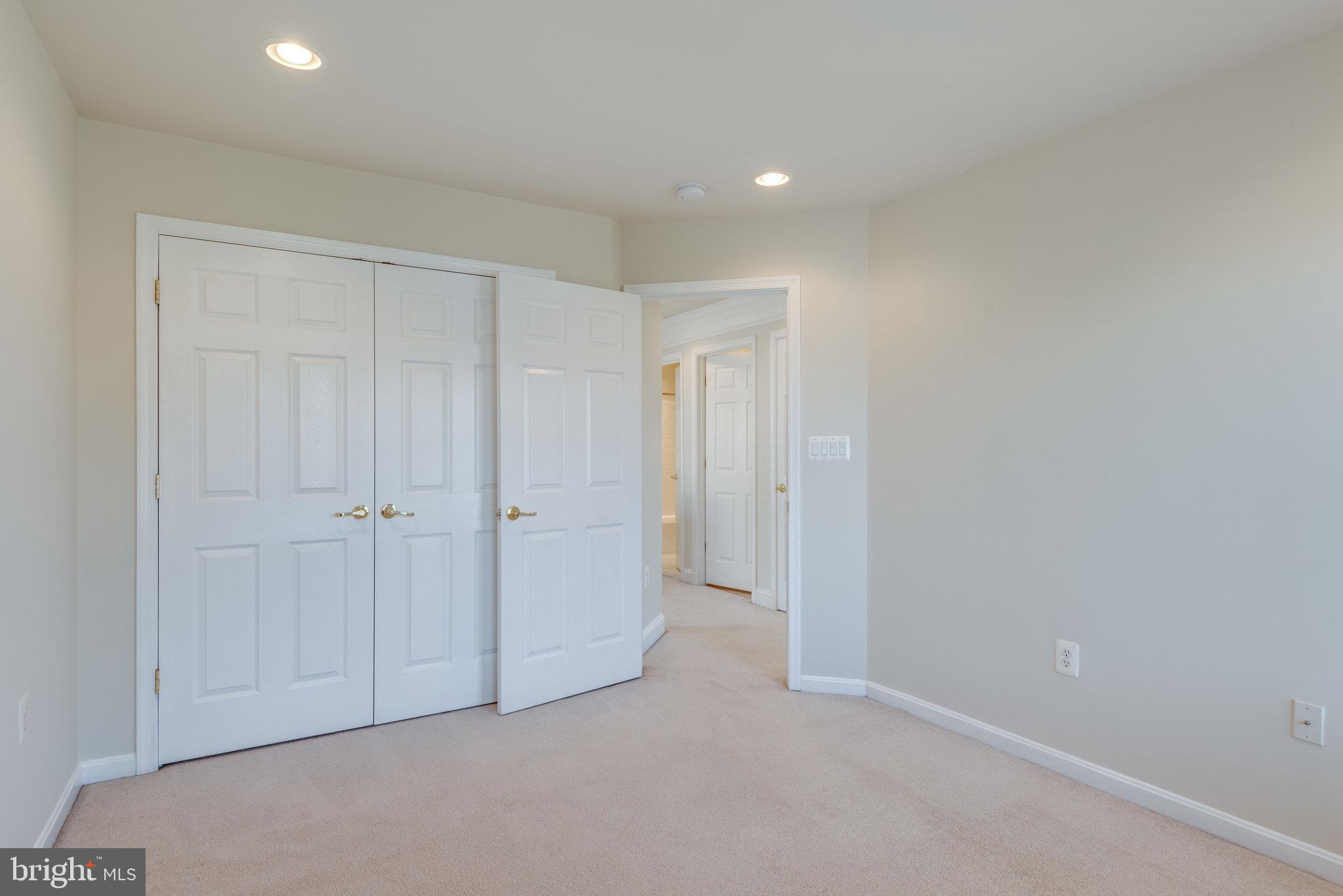 LOWES ISLAND/CASCADES - Residential