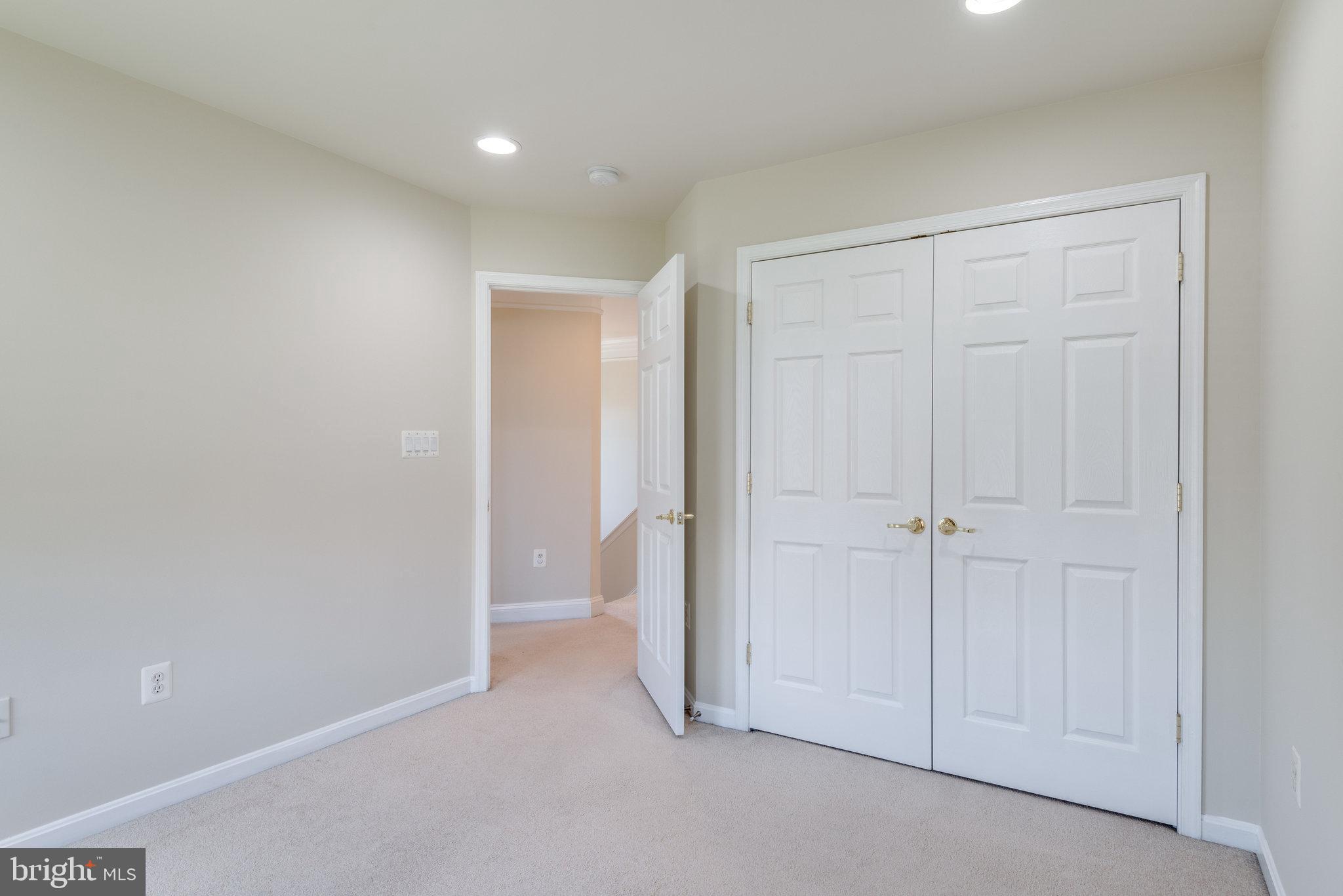 LOWES ISLAND/CASCADES - Residential