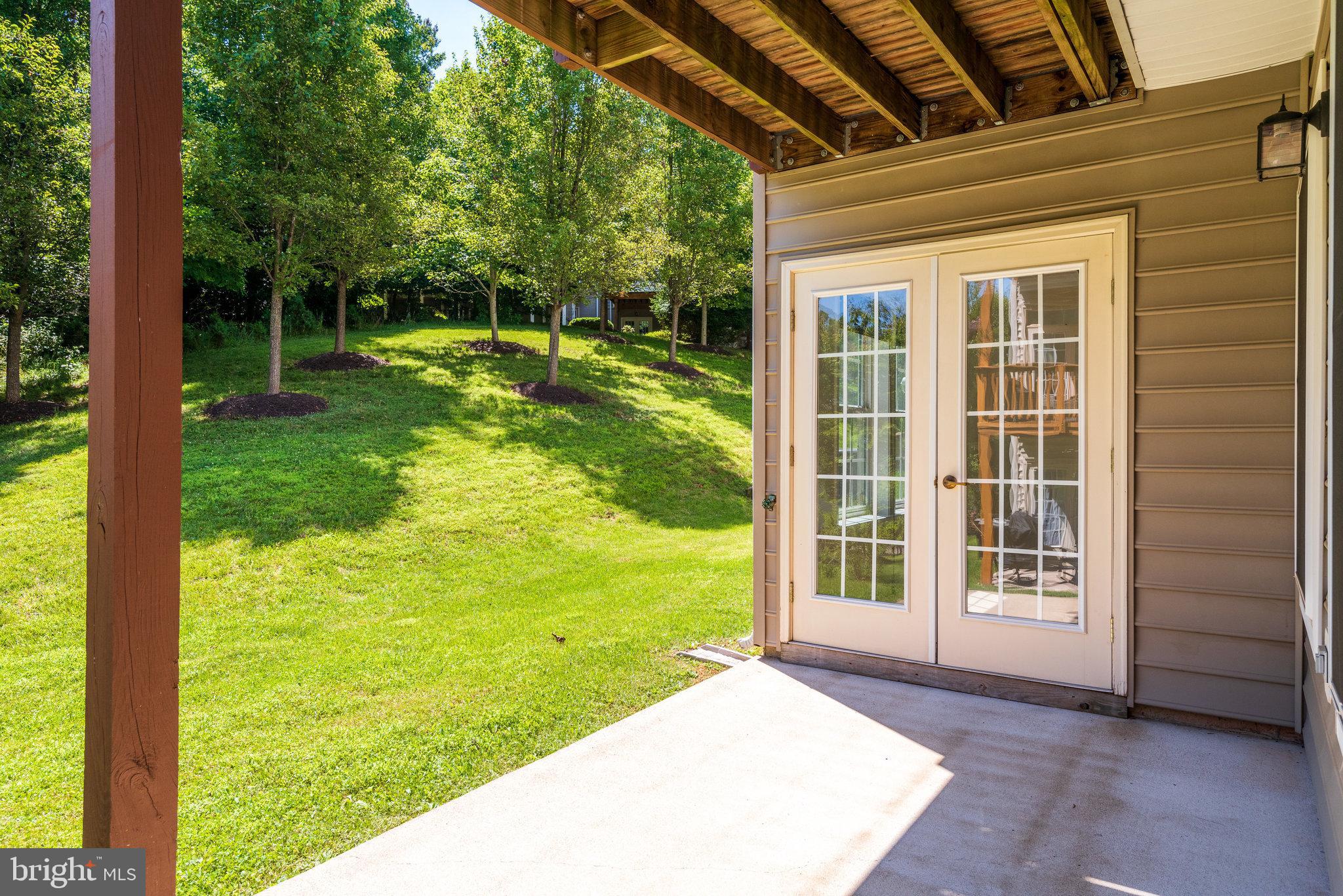 LOWES ISLAND/CASCADES - Residential