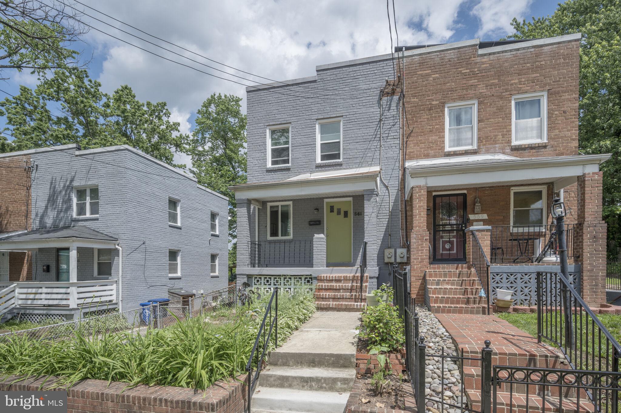 561 45TH STREET NE