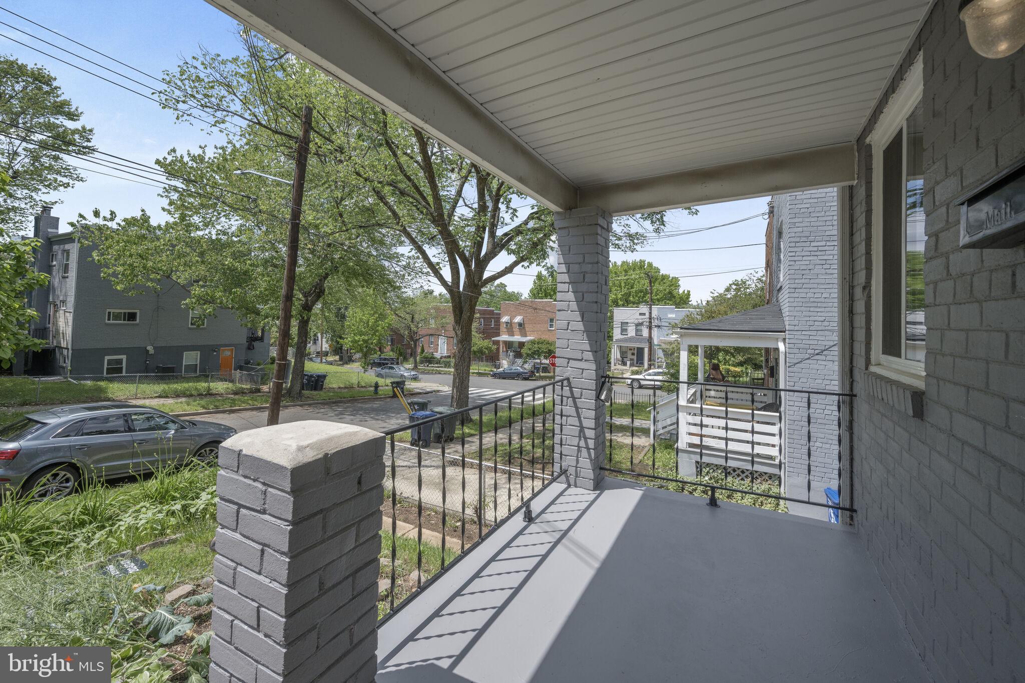 561 45TH STREET NE
