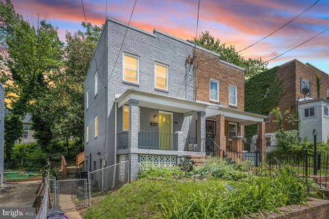 561 45TH STREET NE WASHINGTON DC 20019