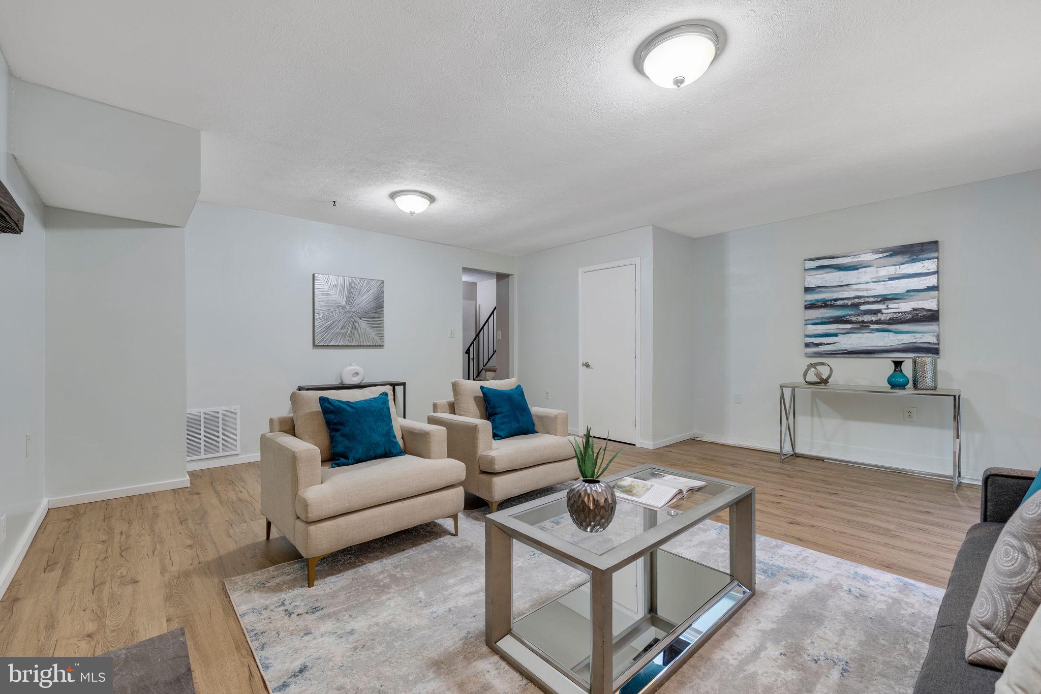 LAKEPOINTE - Residential