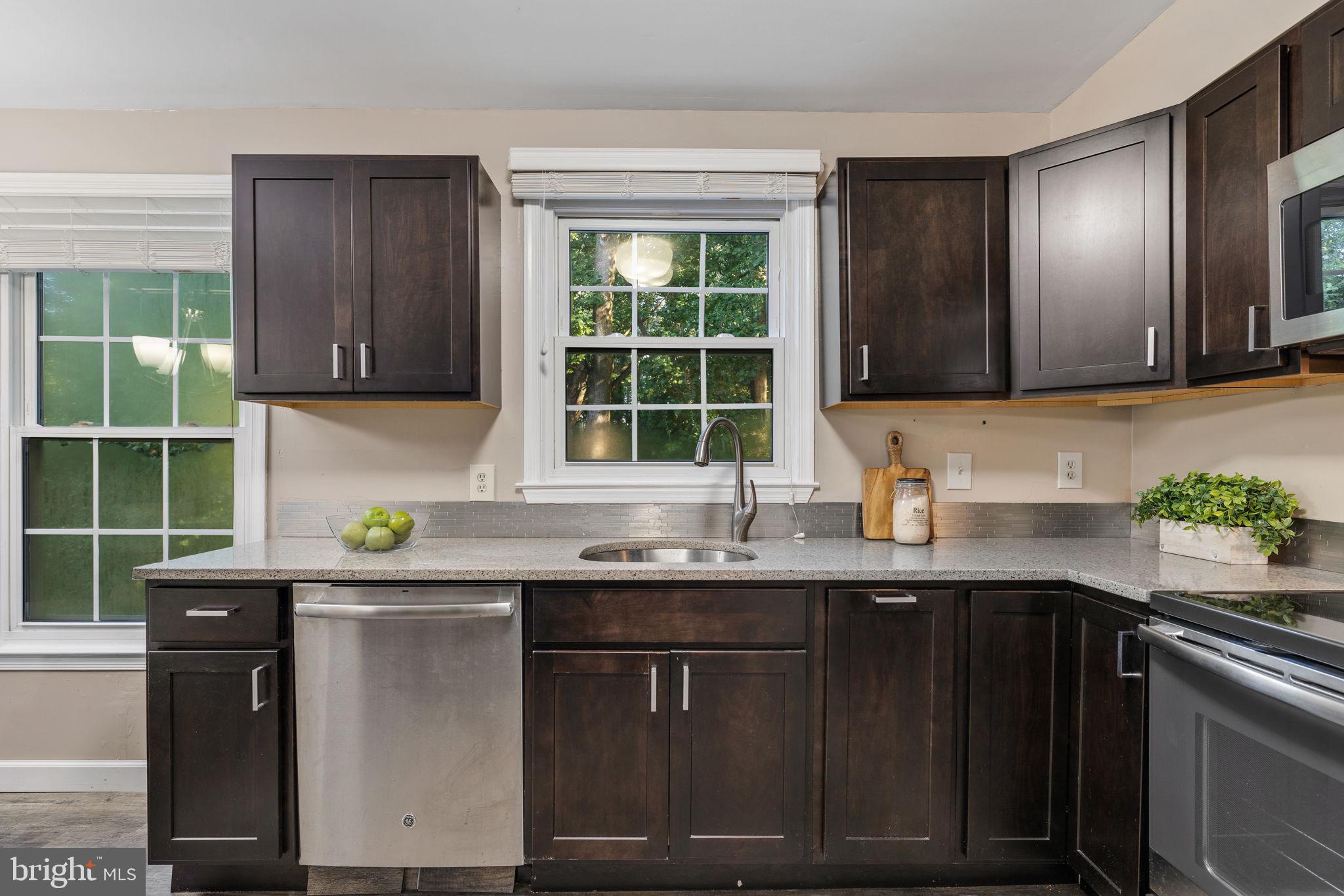 LAKEPOINTE - Residential