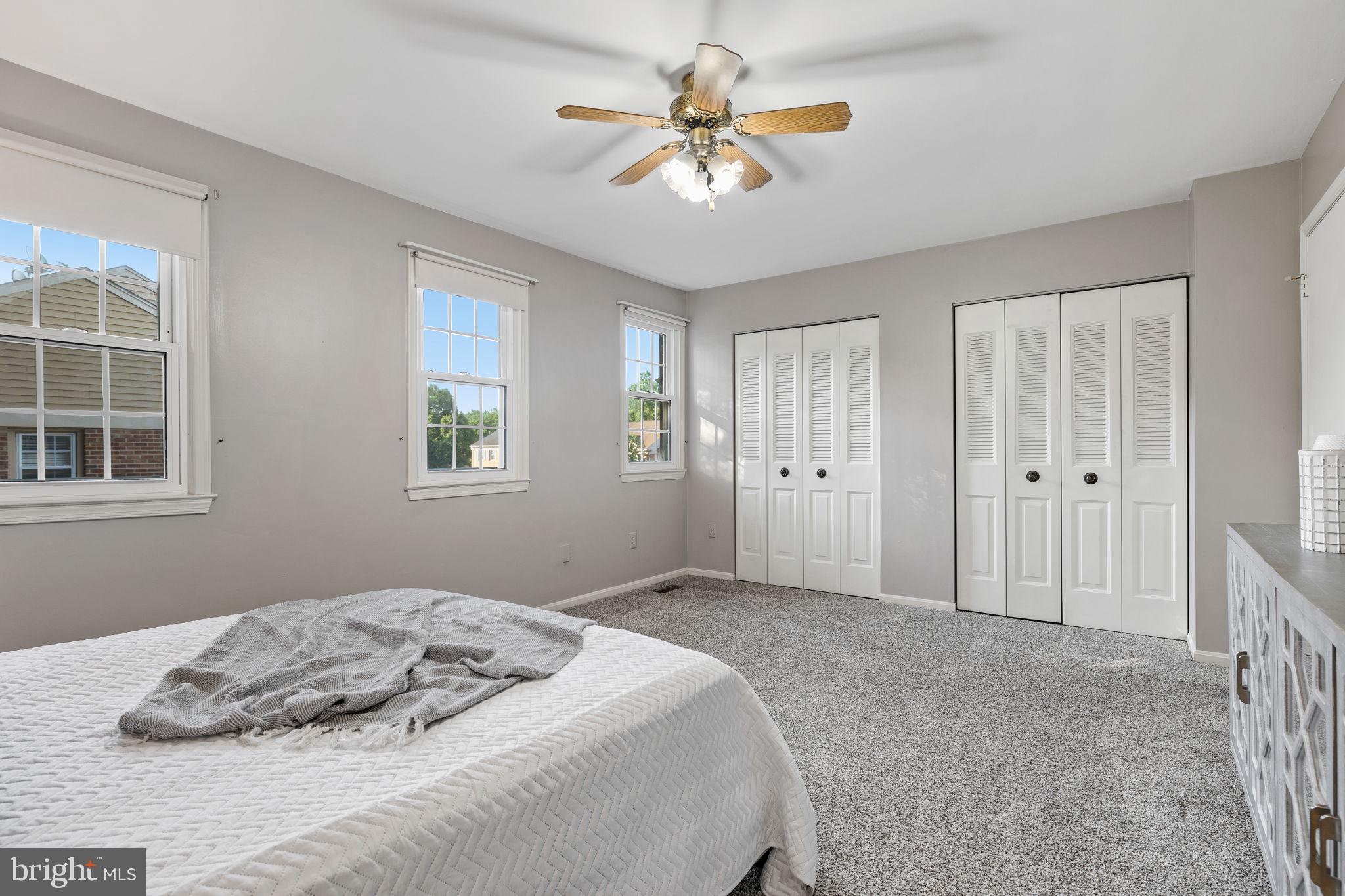 LAKEPOINTE - Residential